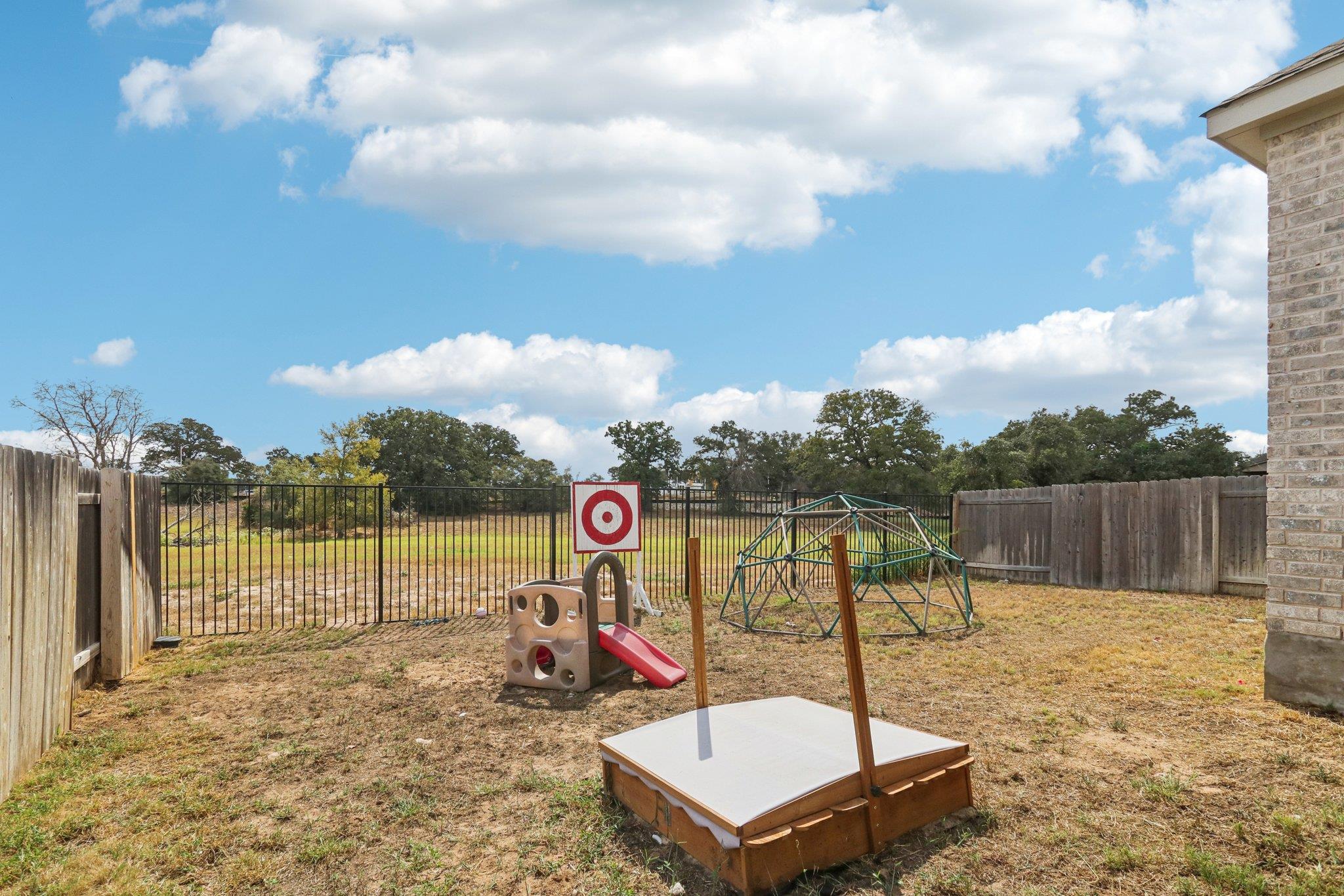 131 Ironbark BND — photo 3