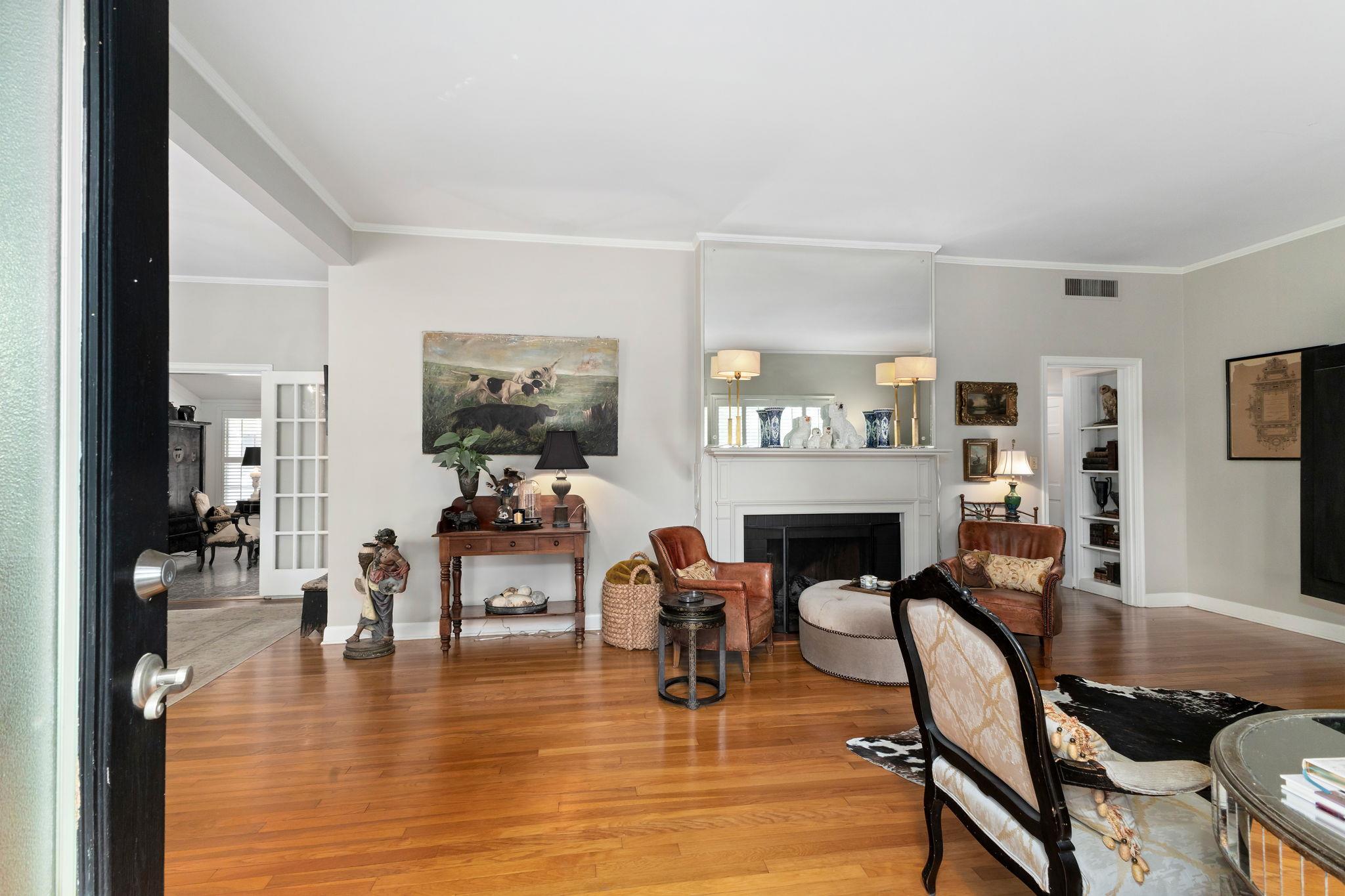 901 Anderson ST — photo 5
