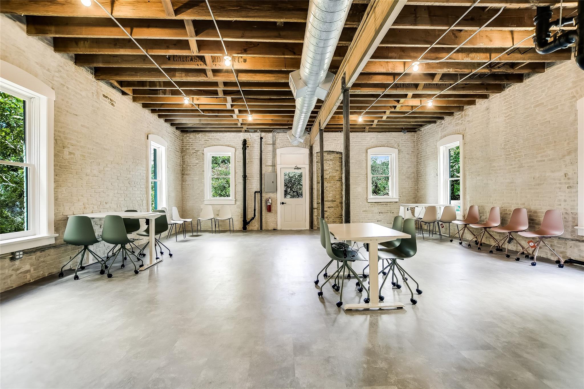 702 San Antonio ST — photo 4