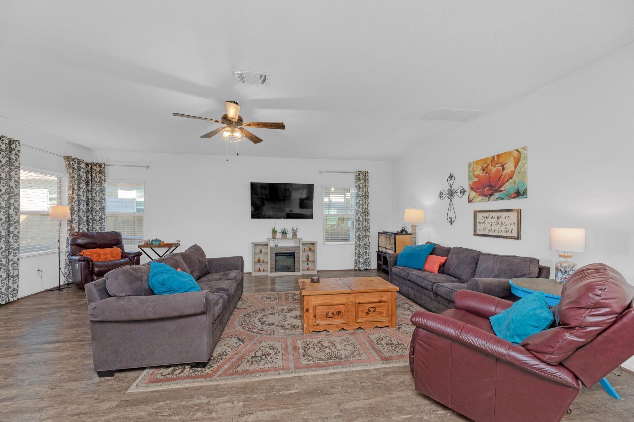 400 Xanadu DR — photo 4