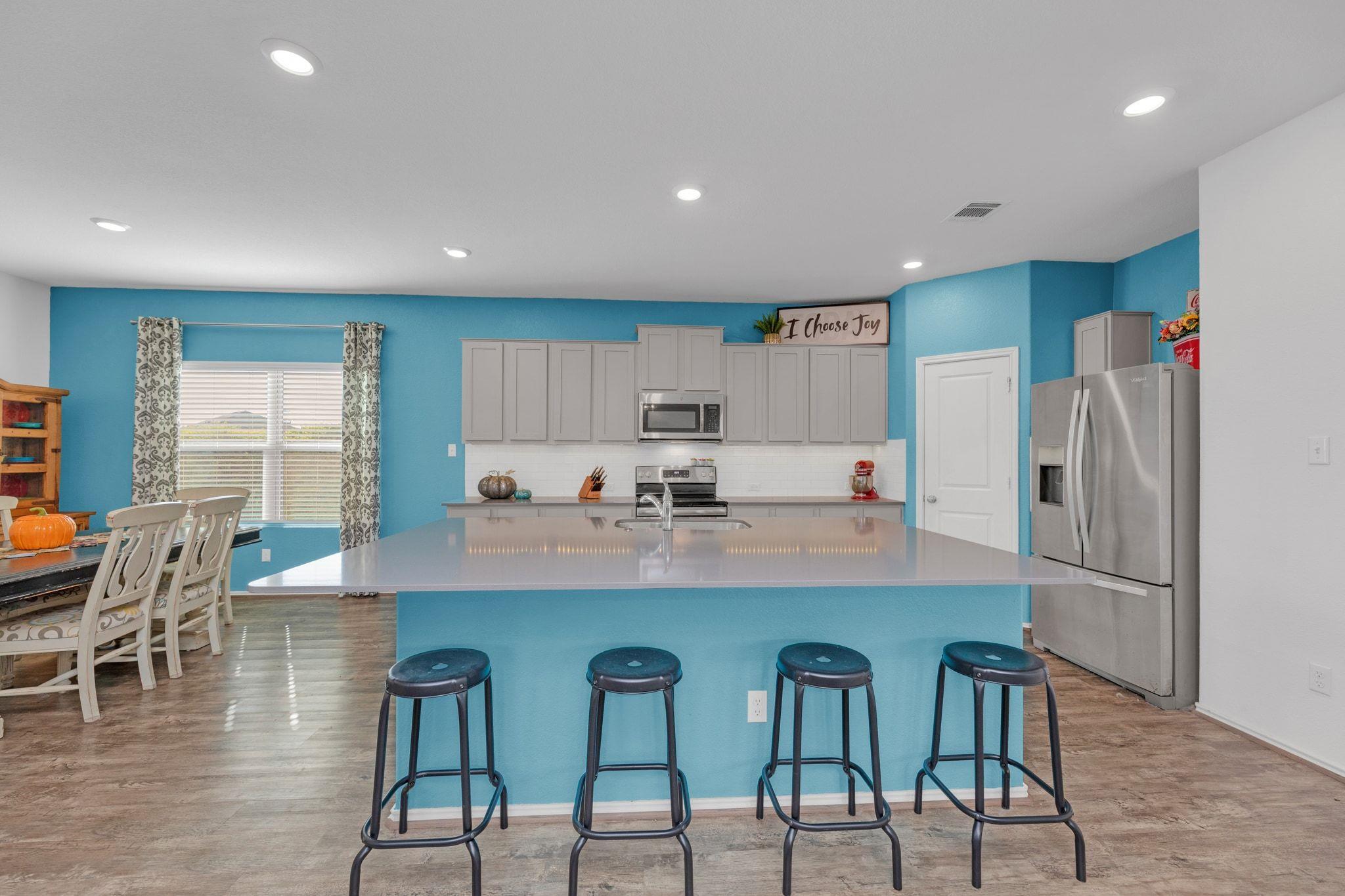 400 Xanadu DR — photo 3