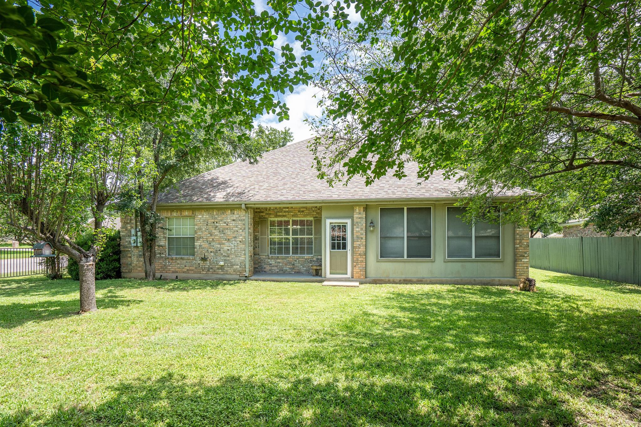 2912 Brandy LN — photo 3