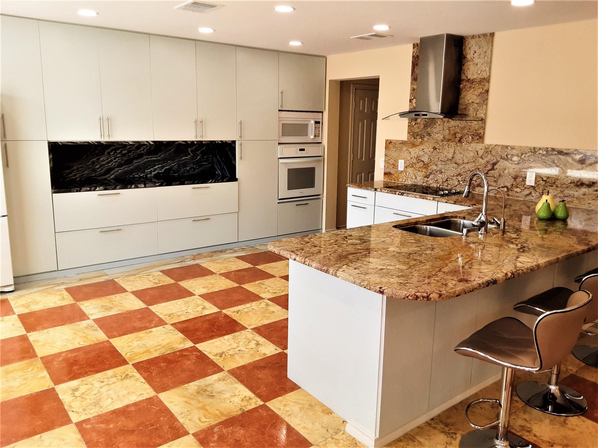 205 Rinehardt ST — photo 4