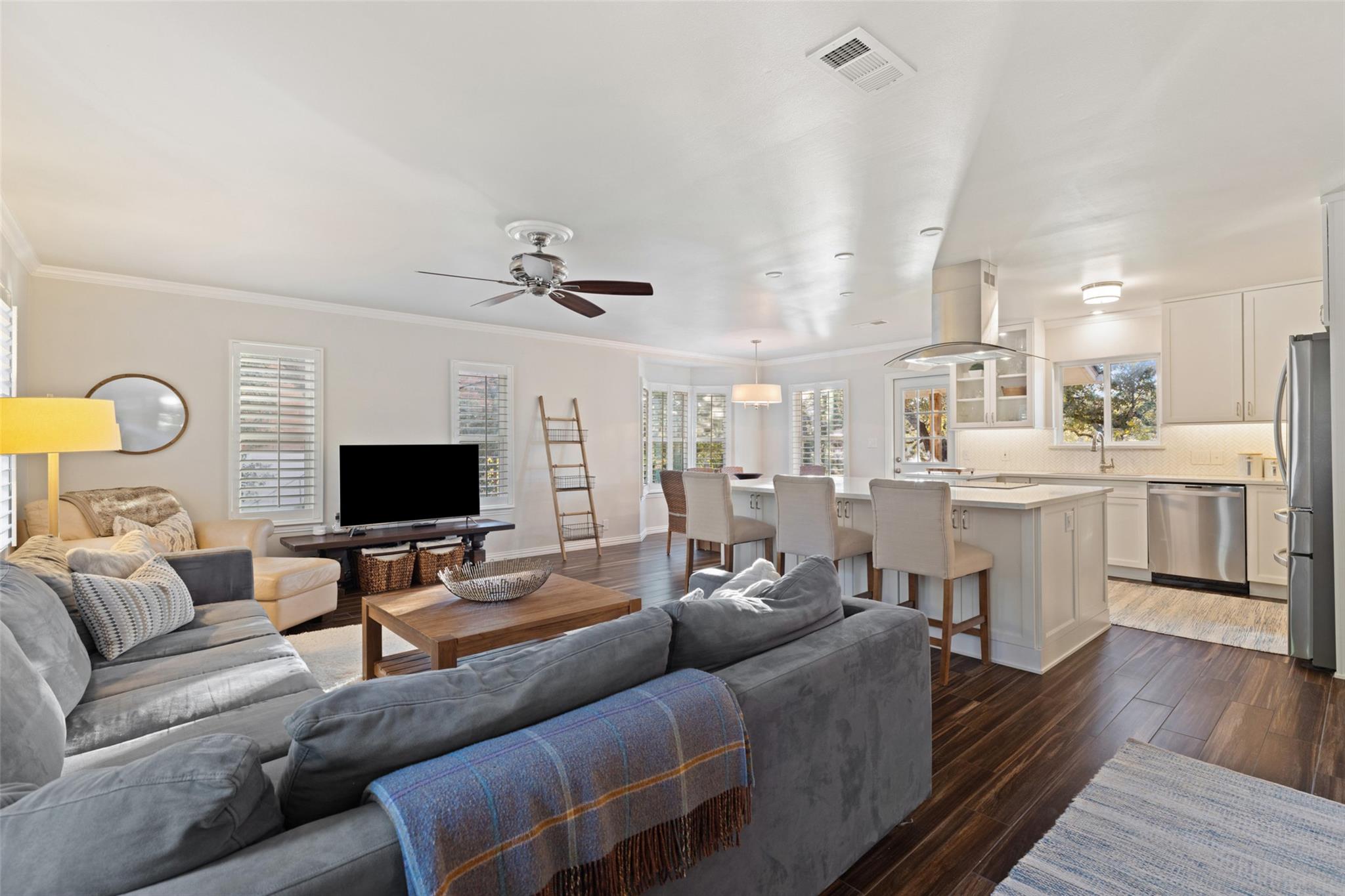 308 Cedar Hurst LN — photo 5
