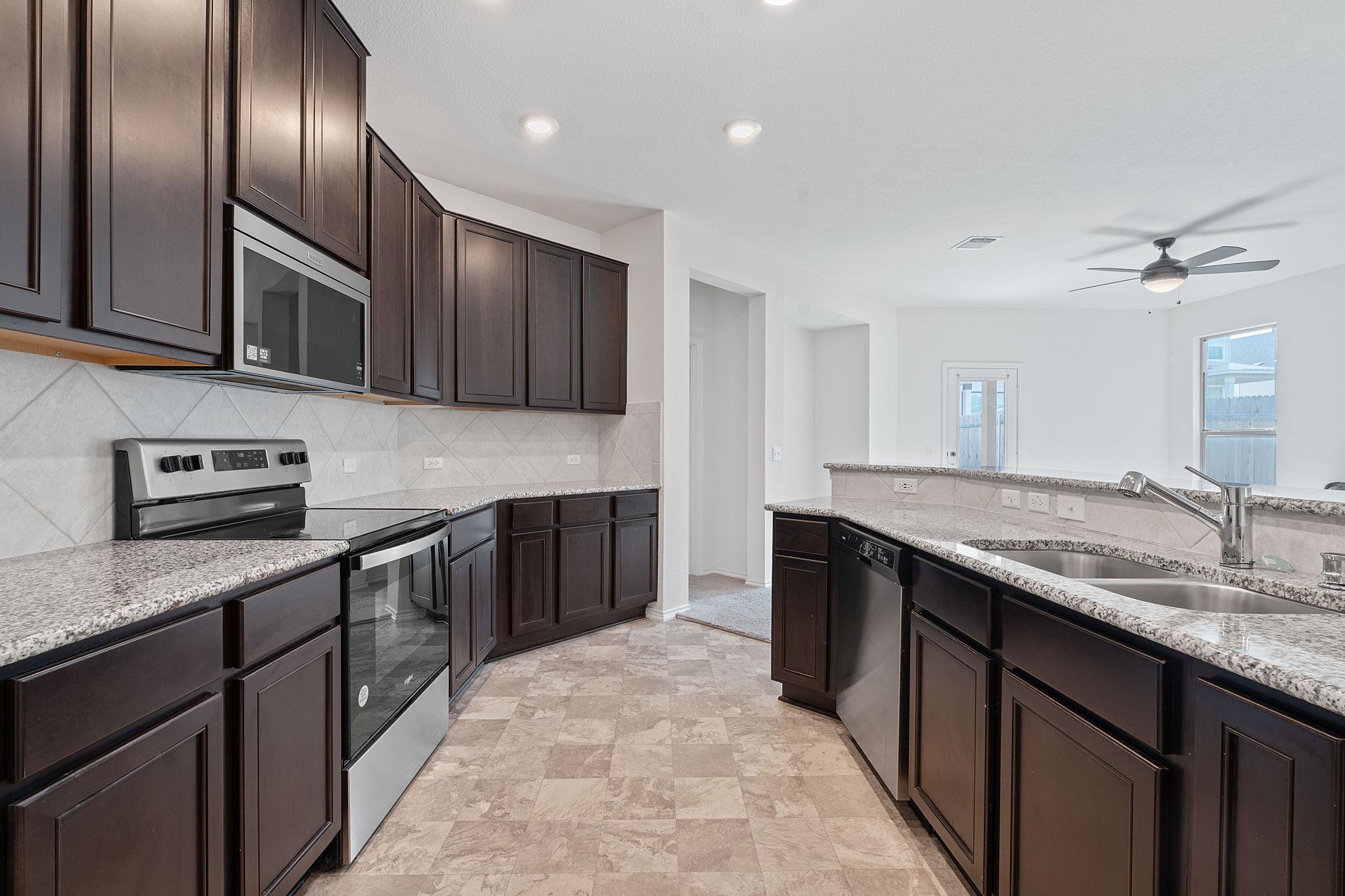 4720 Pell RD — photo 4