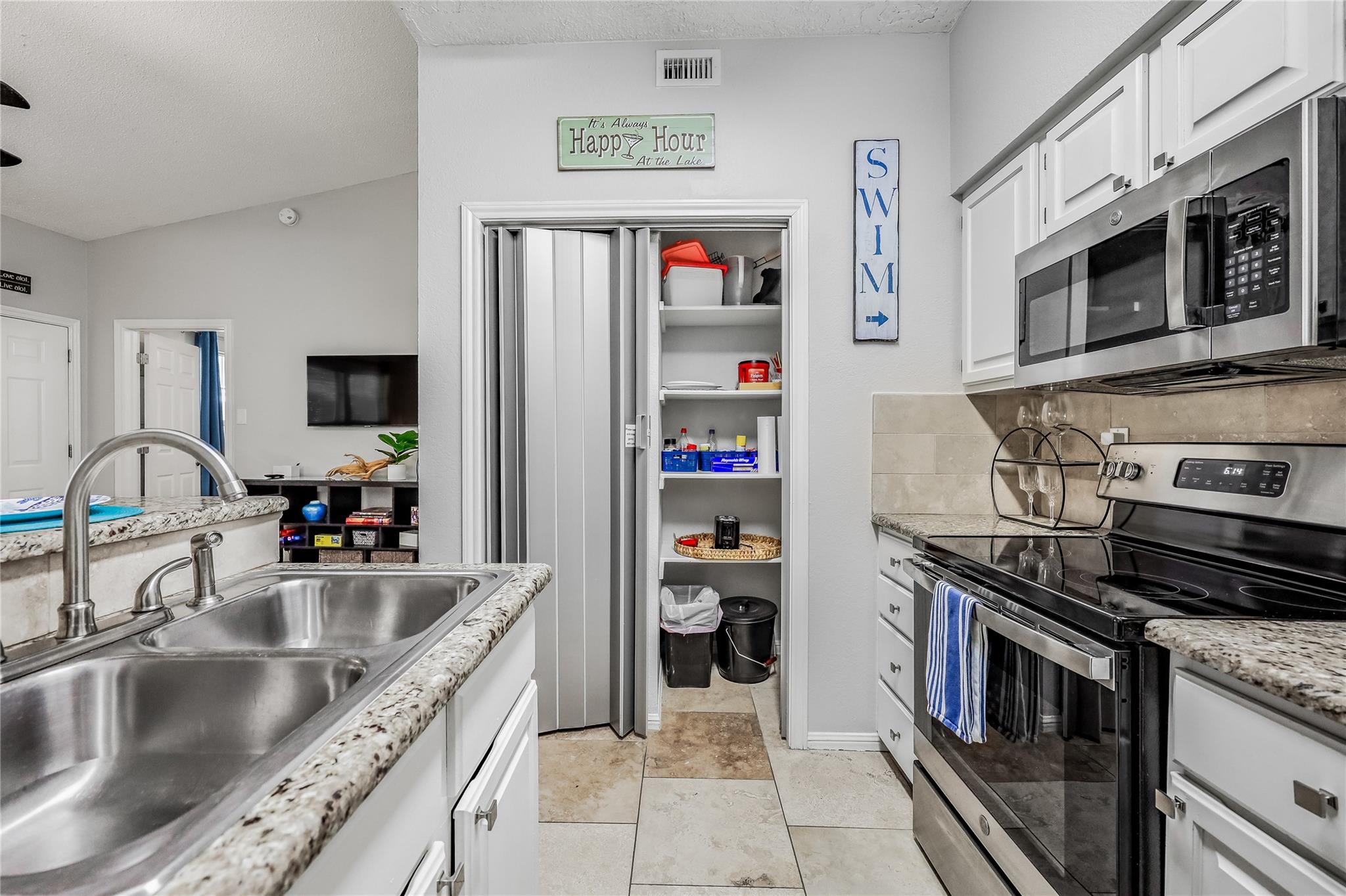 3404 American DR #3300 — photo 5