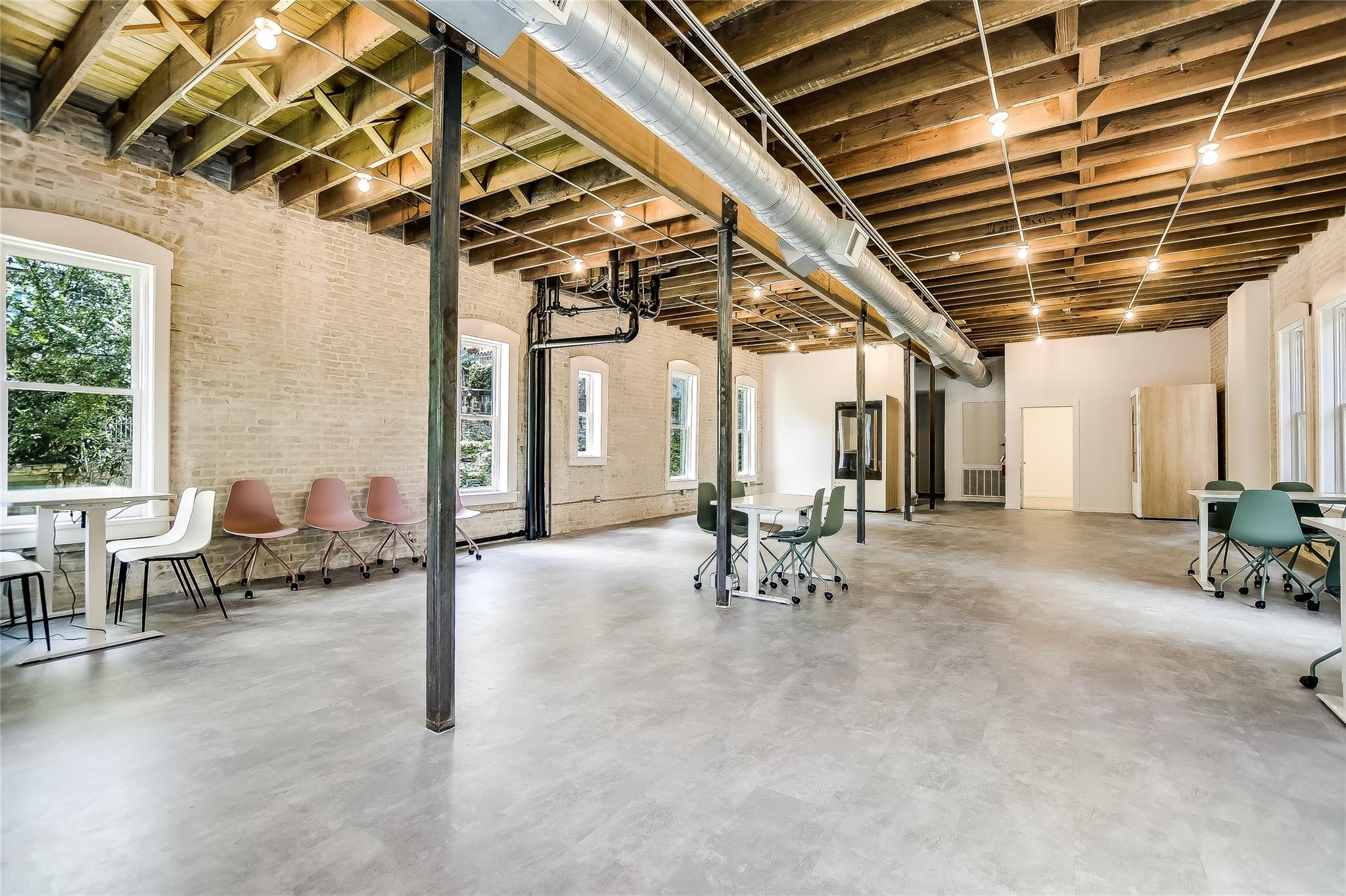 702 San Antonio ST — photo 5