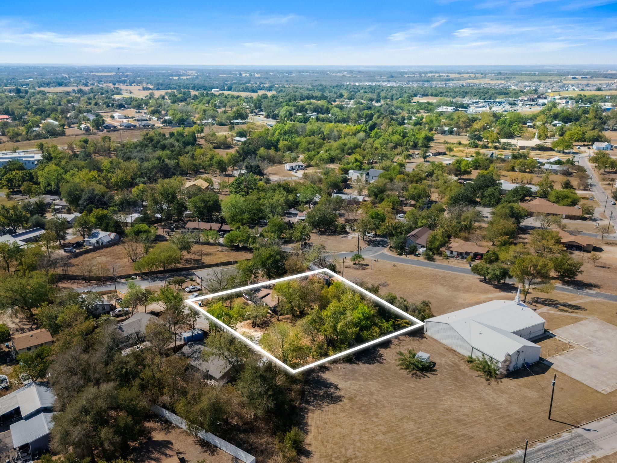 102 Masonic DR — photo 3