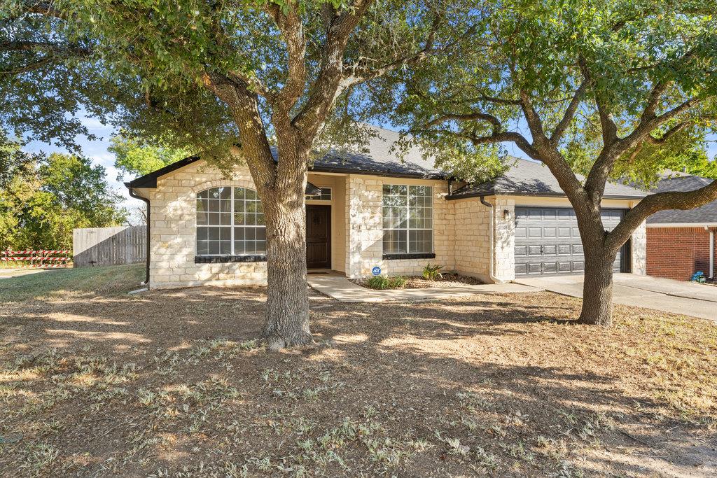 305 Plumbago DR — photo 4