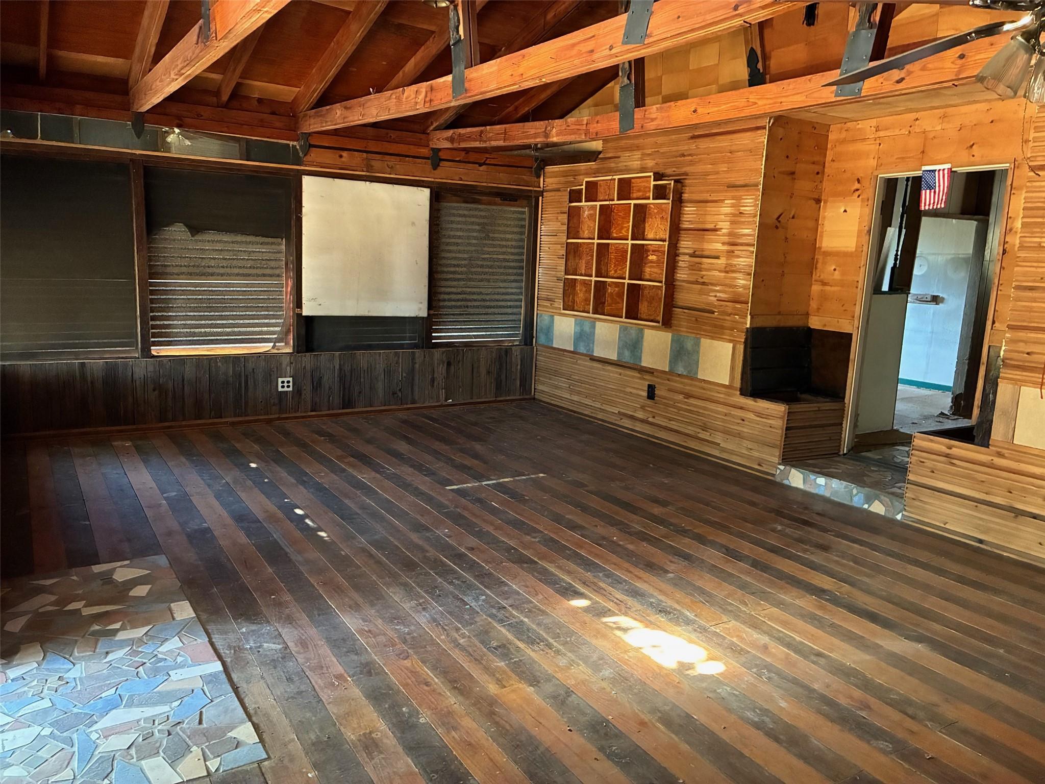 116 Flaming Oak DR — photo 3