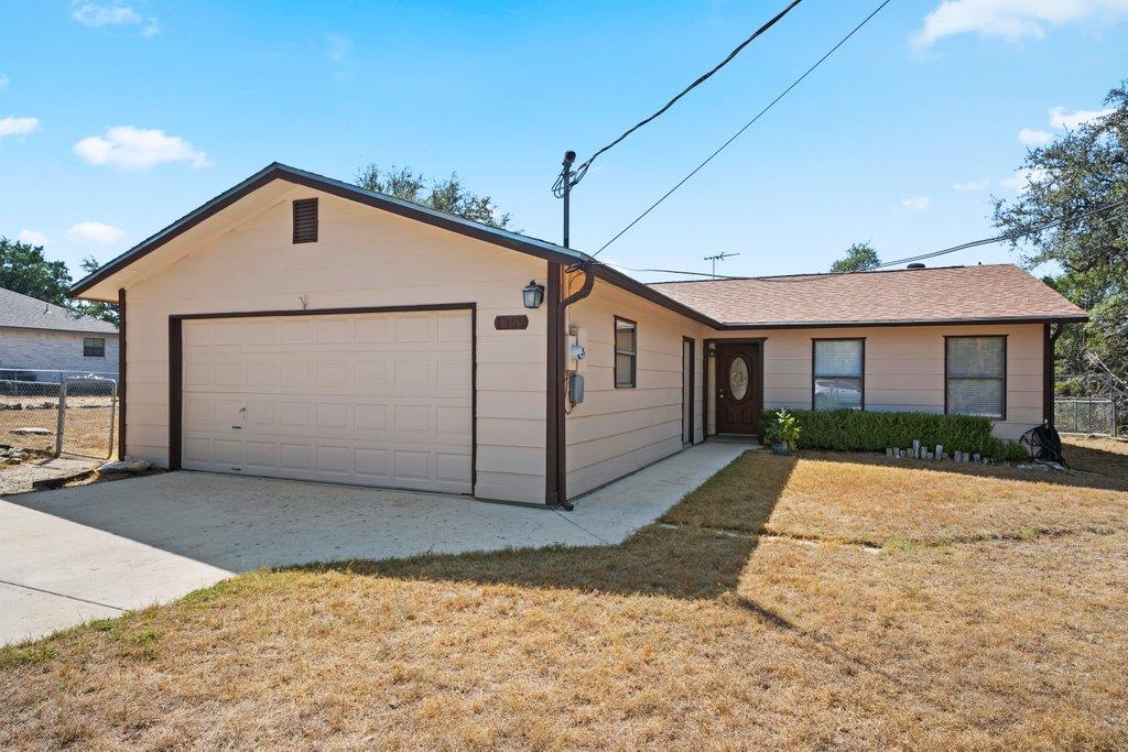 1369 Lakeview DR — photo 3