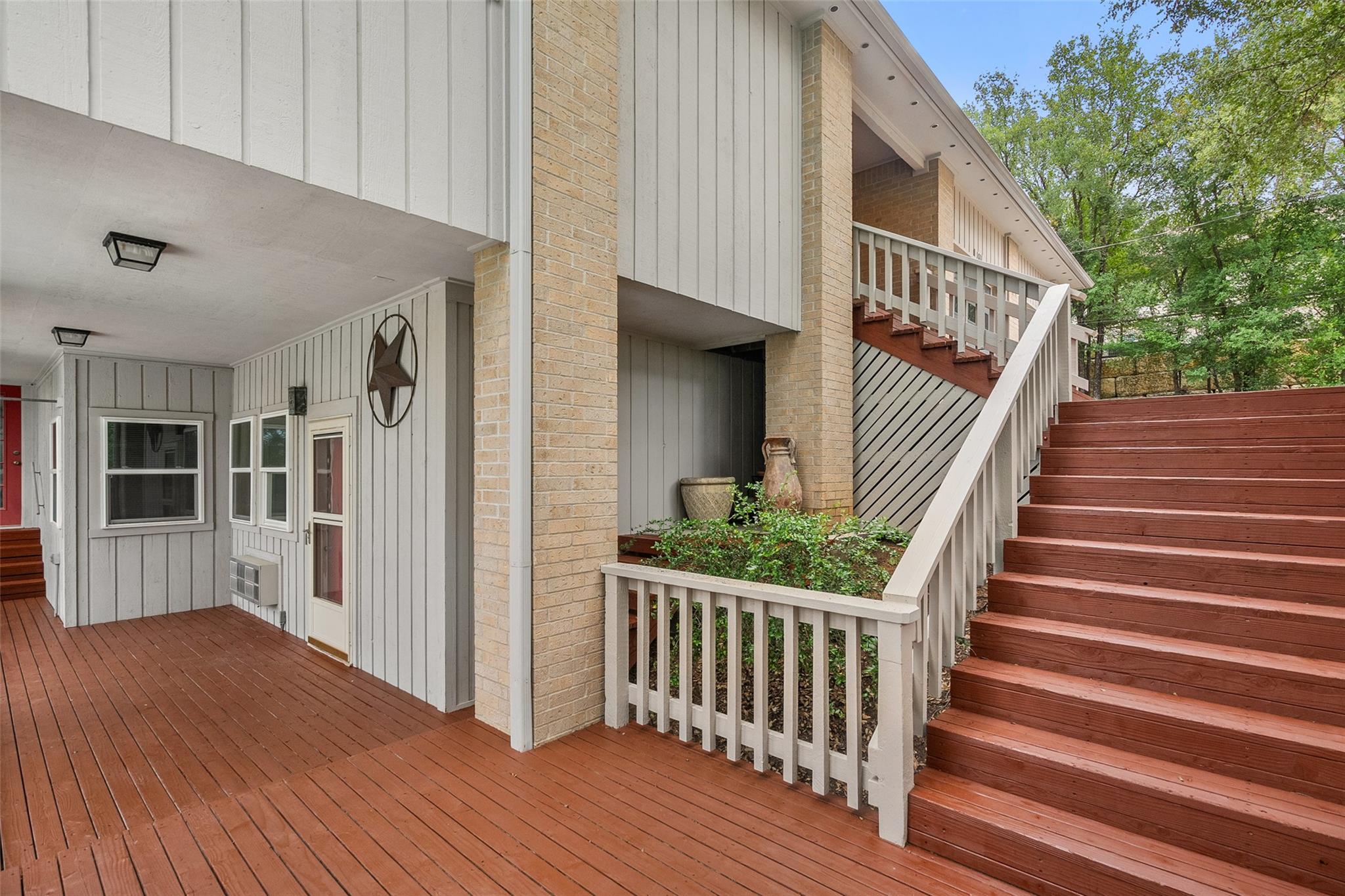 1011 Ridge Point DR — photo 4