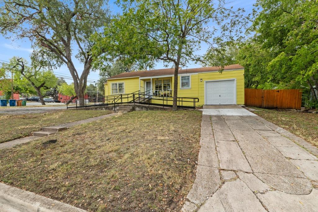2710 Manor RD — photo 3