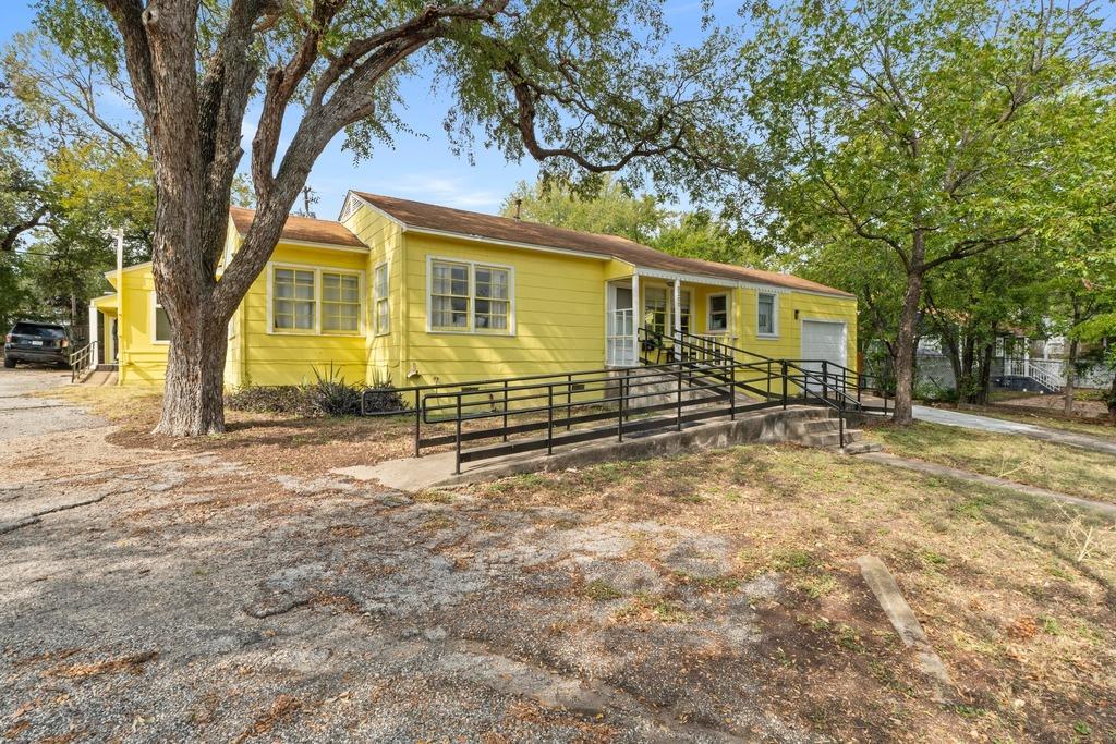 2710 Manor RD — photo 5