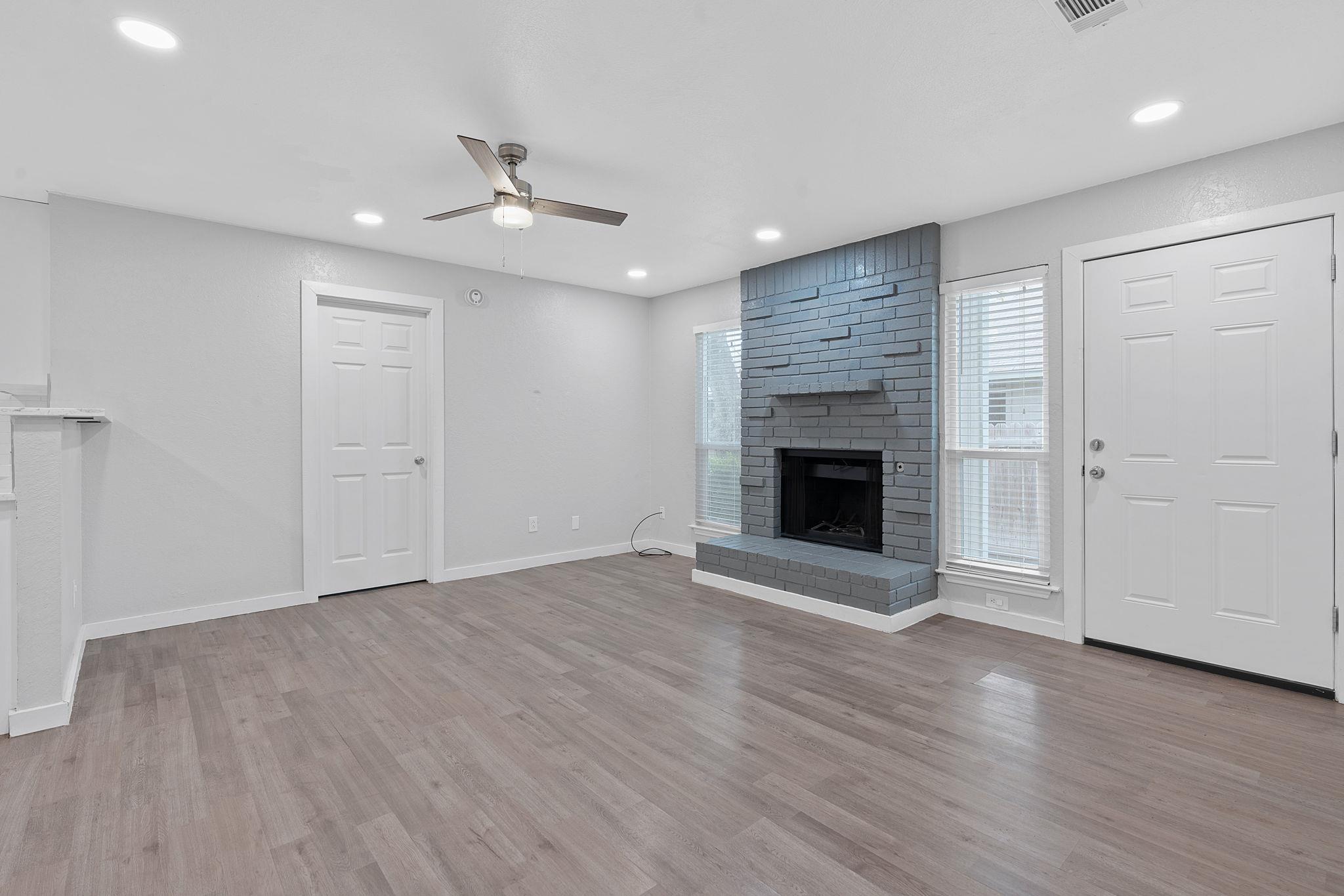 16131 Stoneham CIR — photo 3