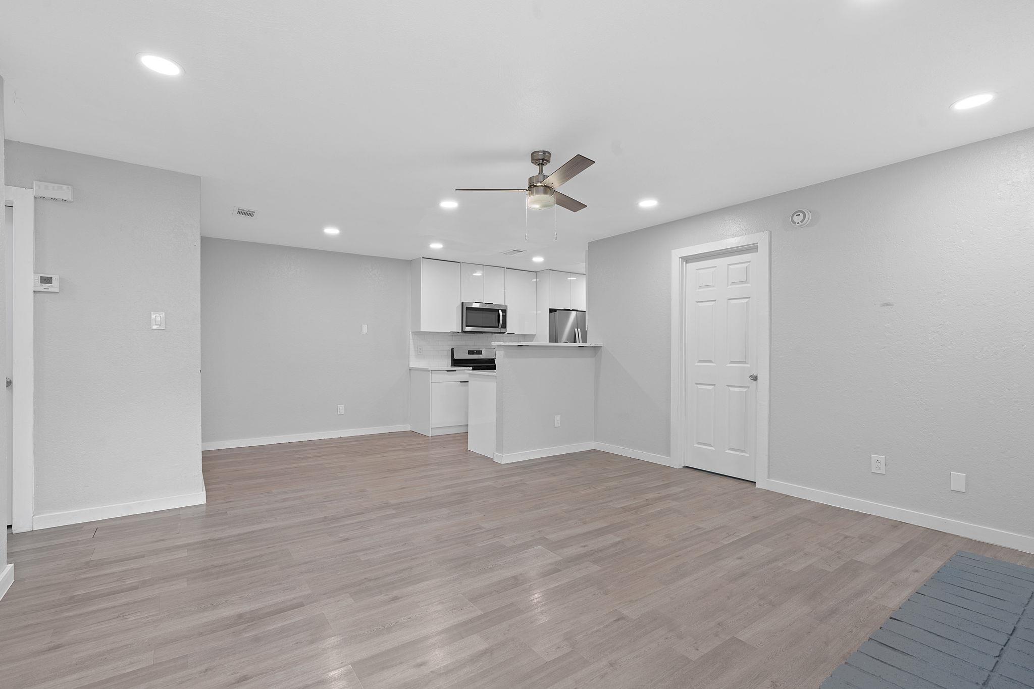 16131 Stoneham CIR — photo 4