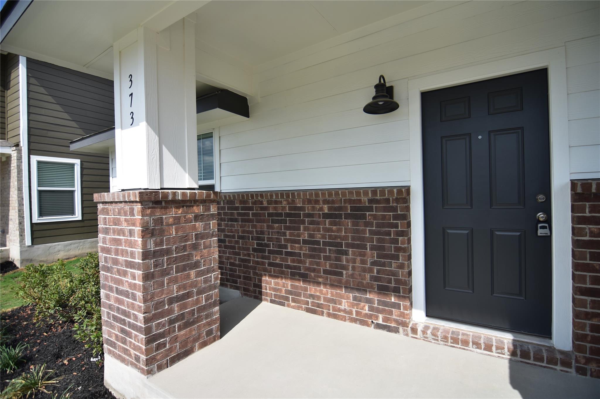 373 Keefer LN — photo 3
