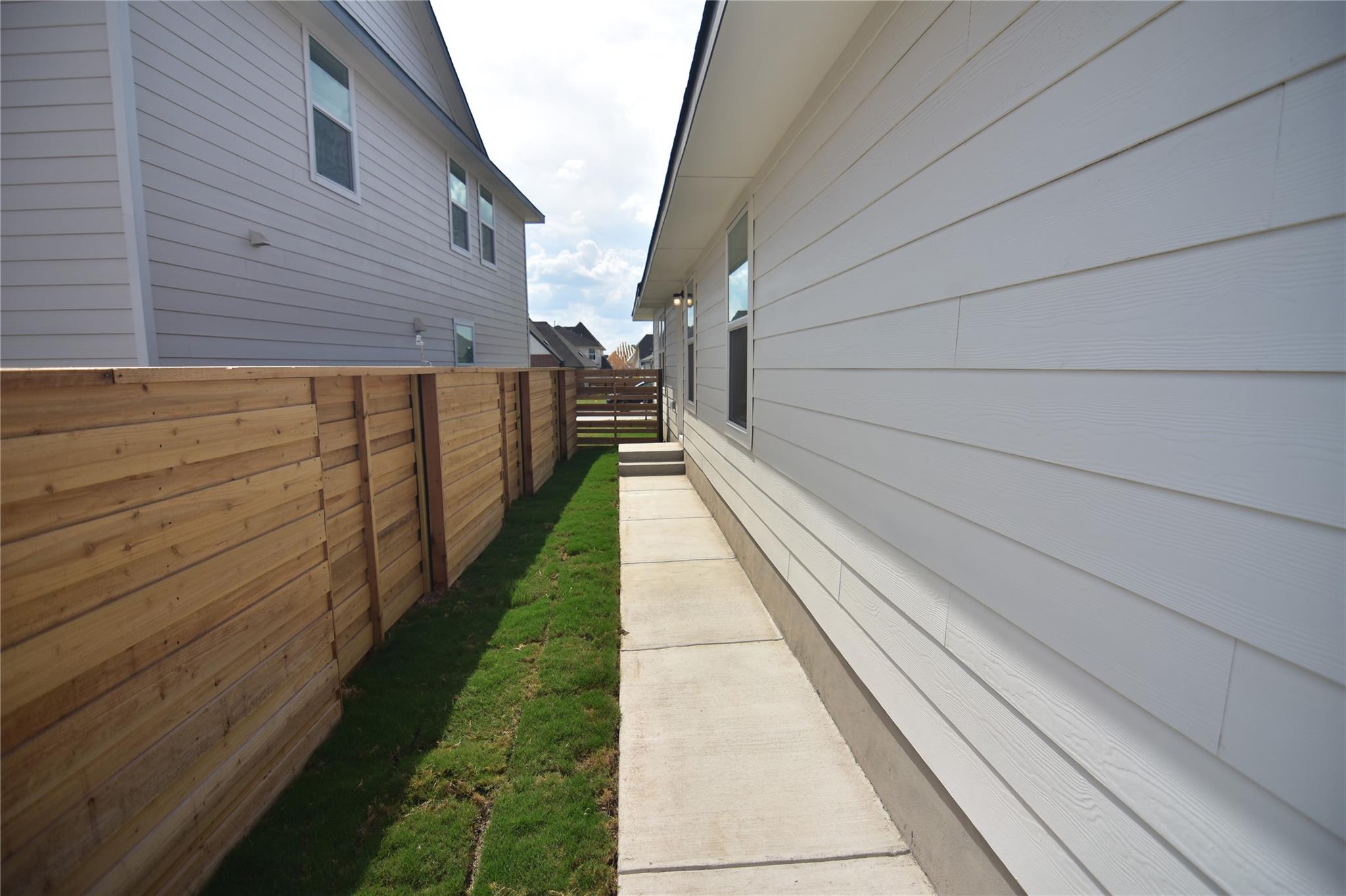 373 Keefer LN — photo 4