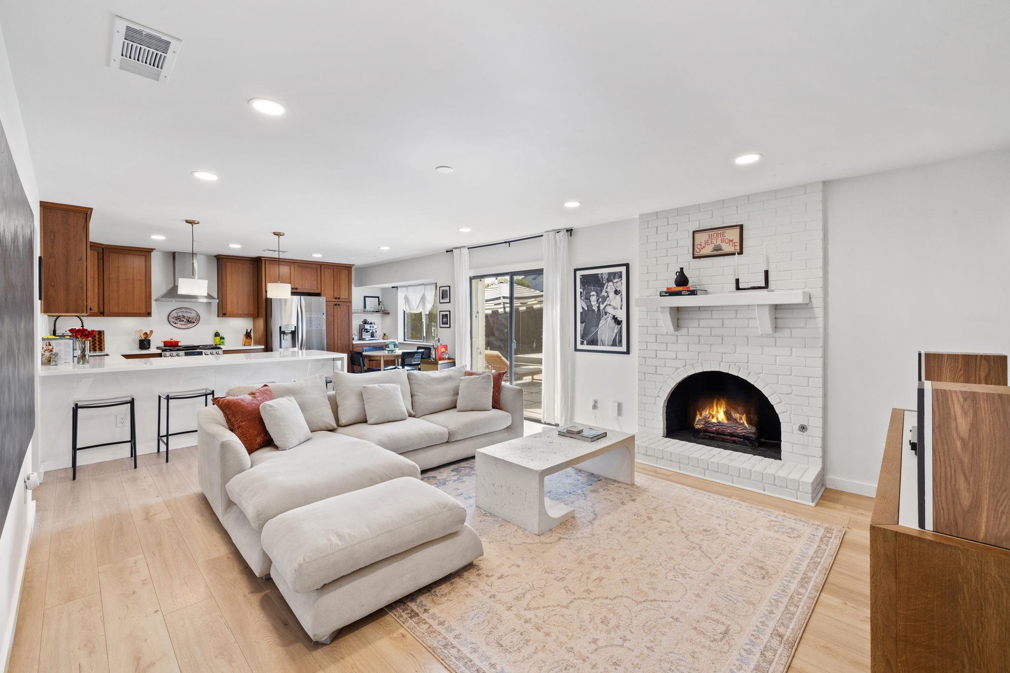 6502 Aldford CIR — photo 5