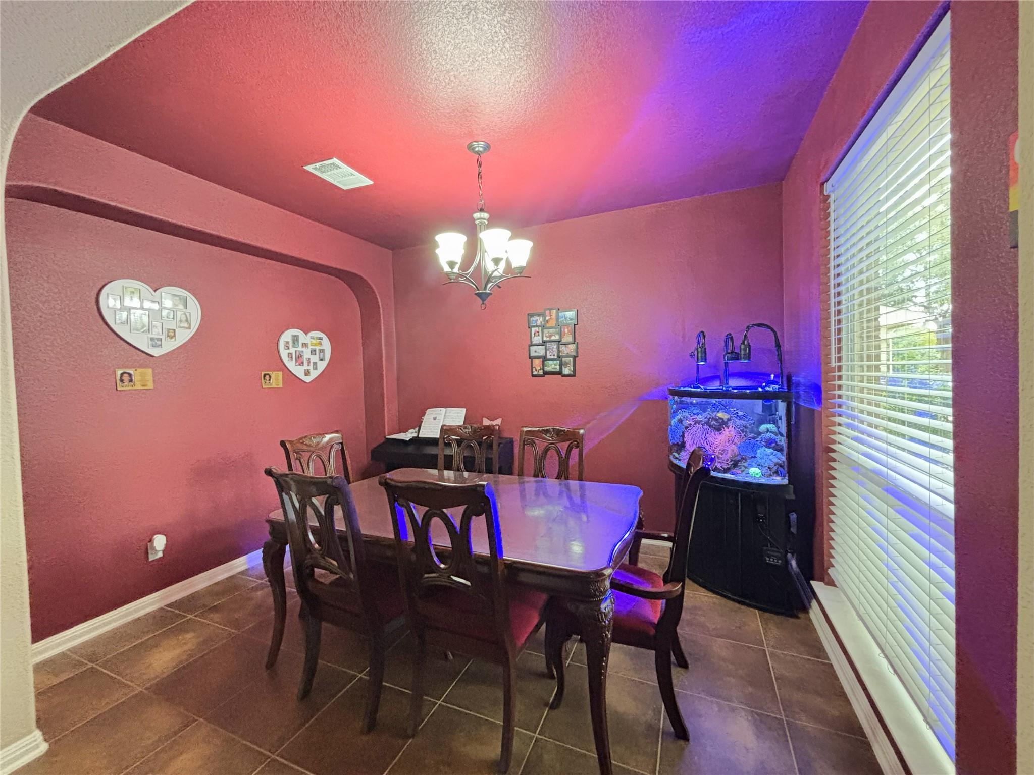 705 Frontier LN — photo 4