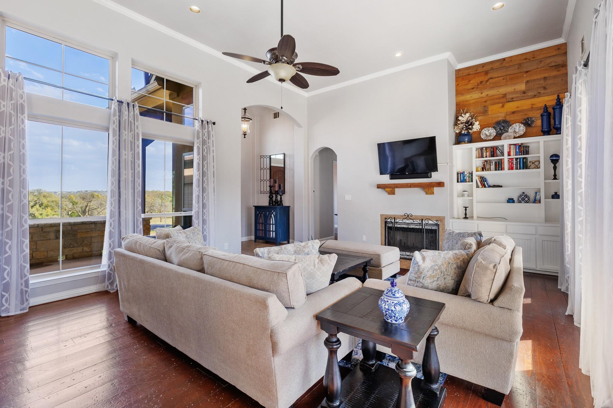 3206 Douglas DR — photo 5