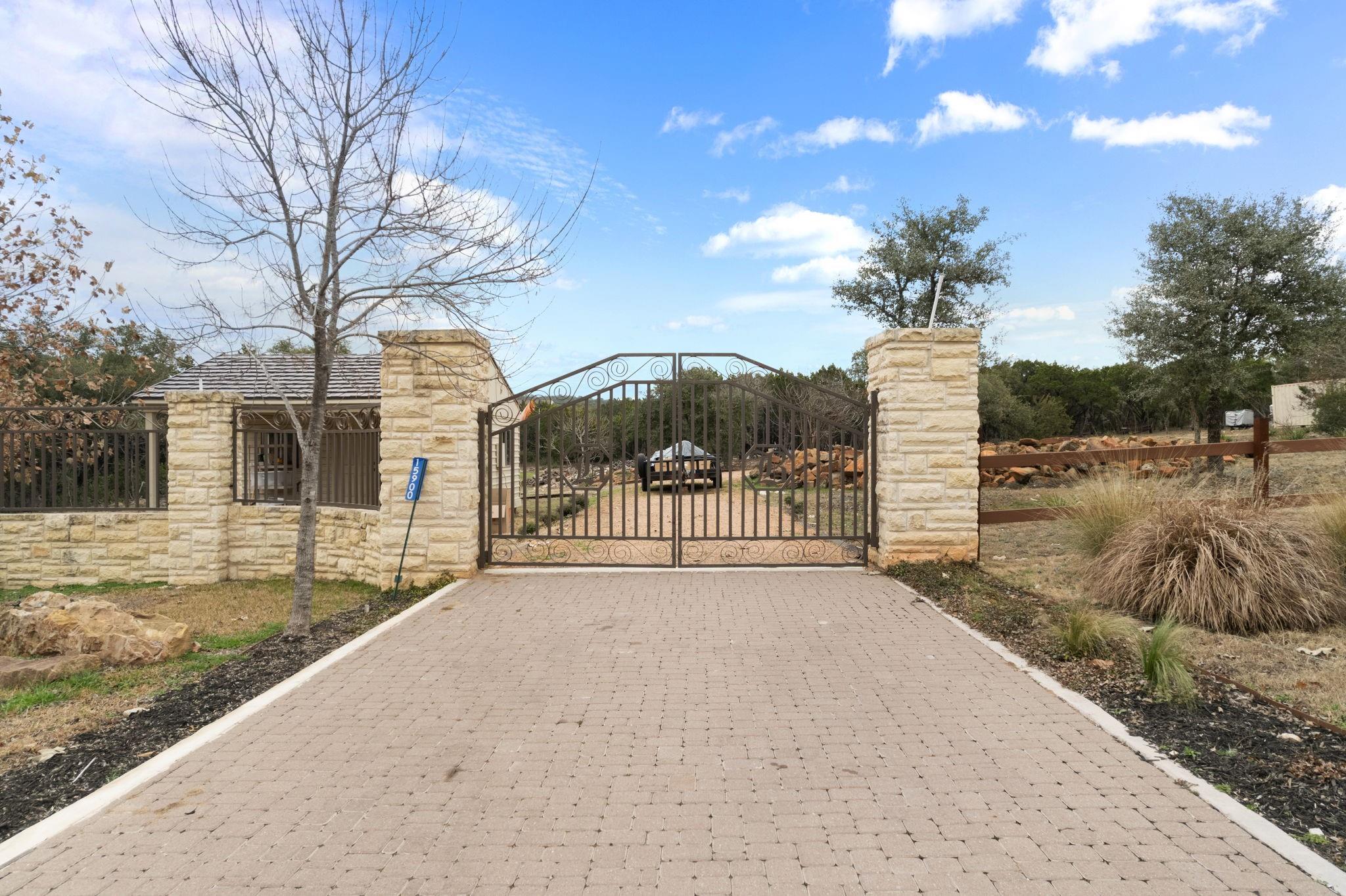 15902 Booth CIR