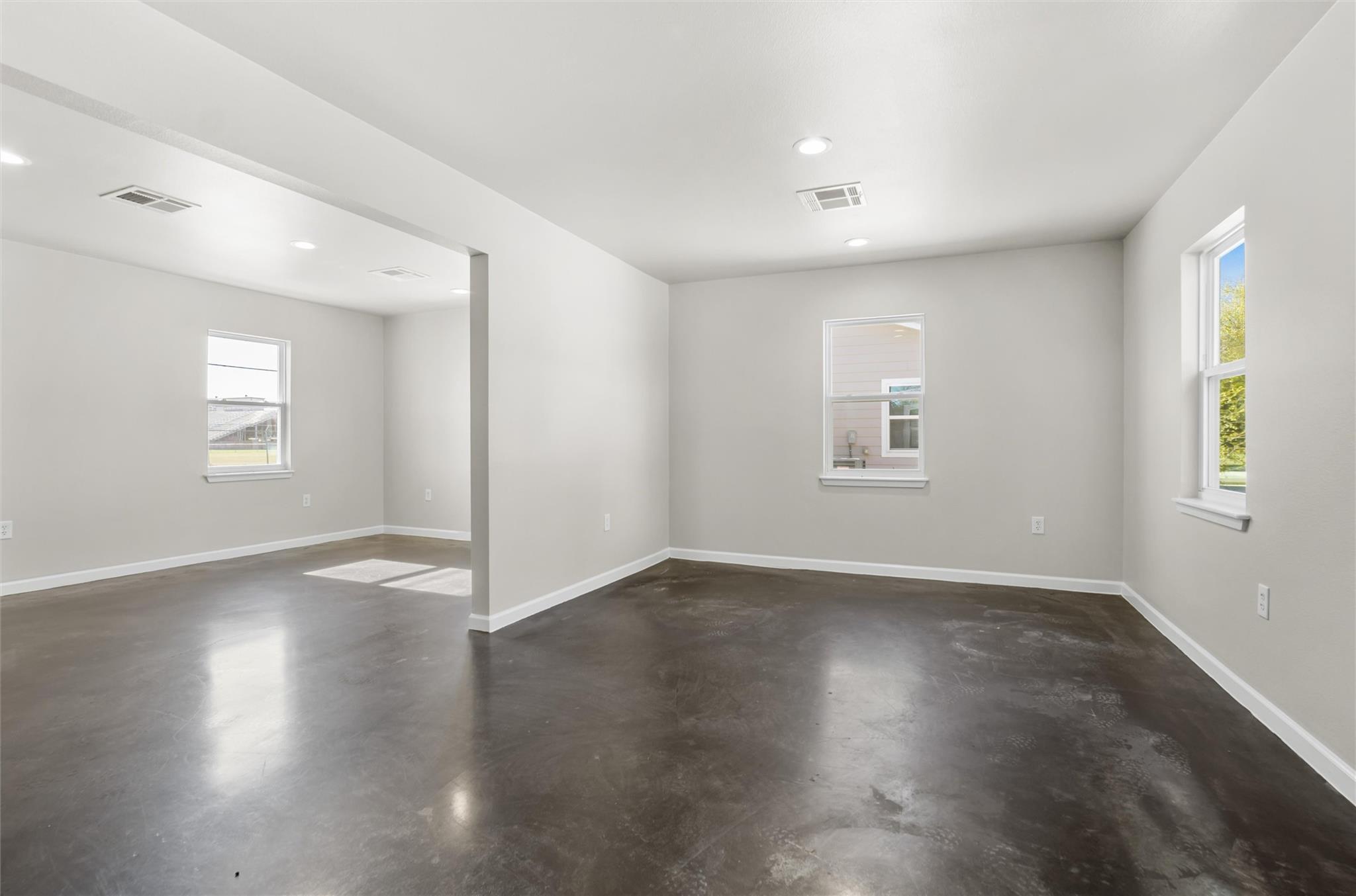 622 6th Ave — photo 3