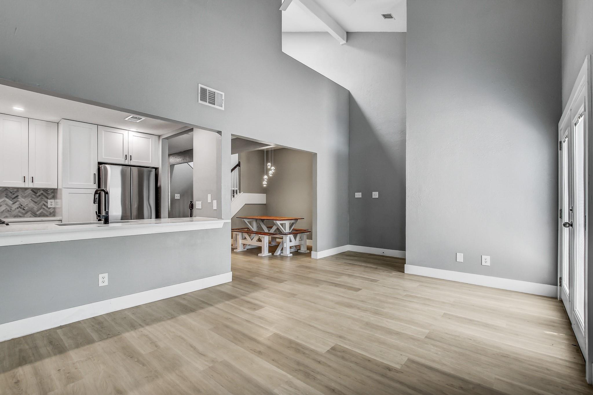 1010 Rundberg LN #24 — photo 3