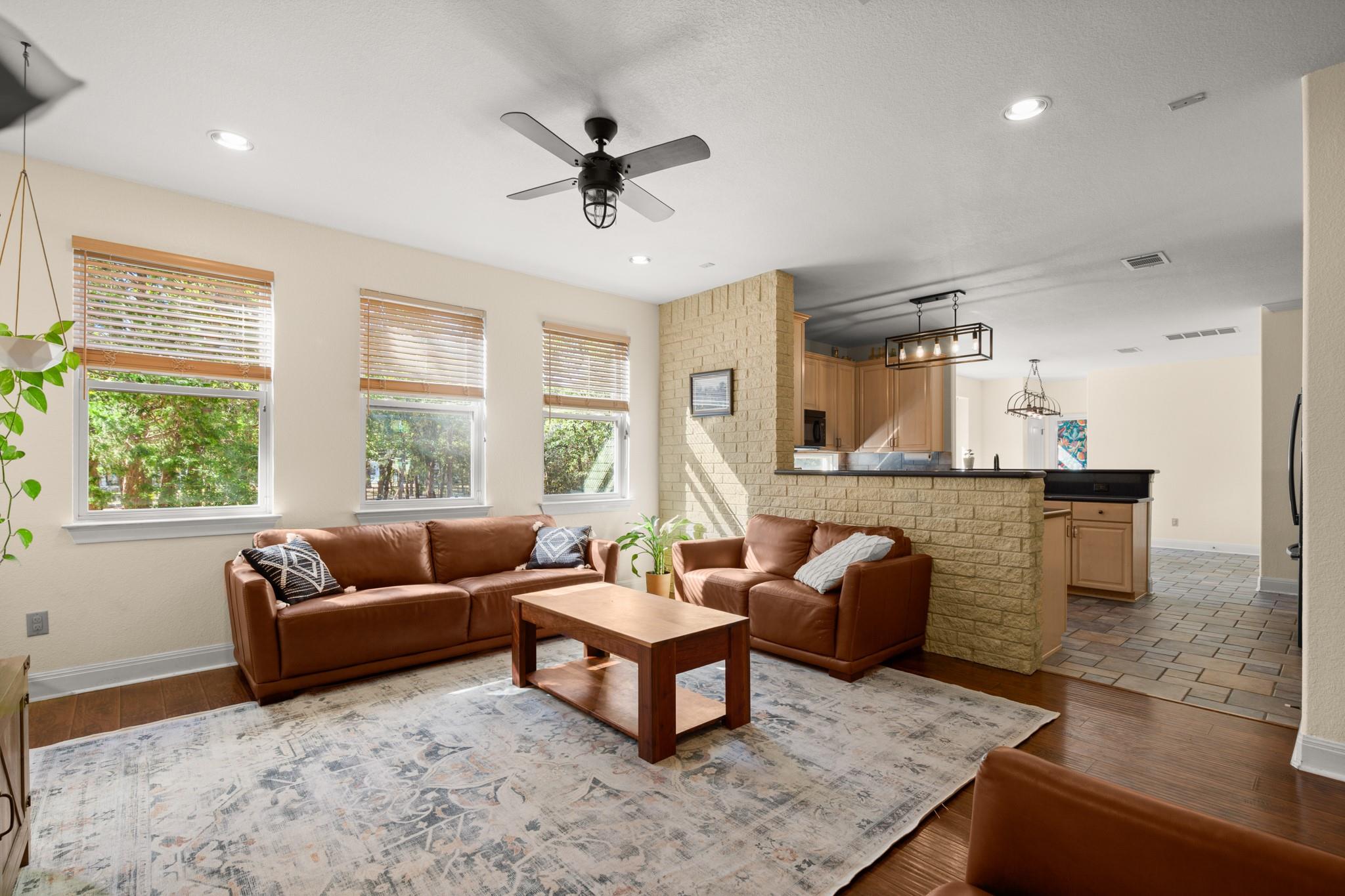 149 Spanish Oak TRL — photo 5