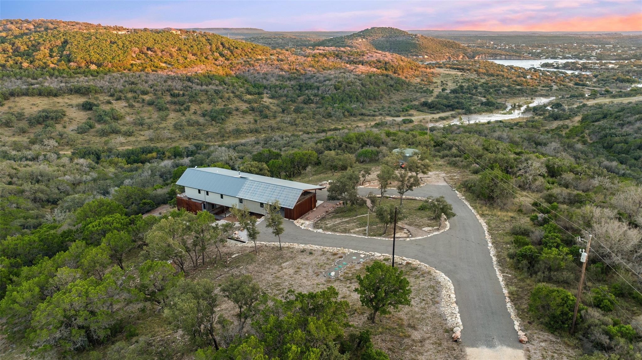 2037 Wolf Creek Ranch RD — photo 3