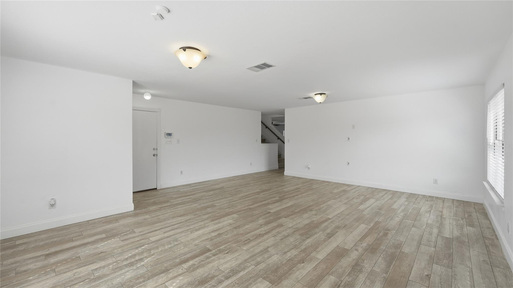 585 Siebert DR — photo 5