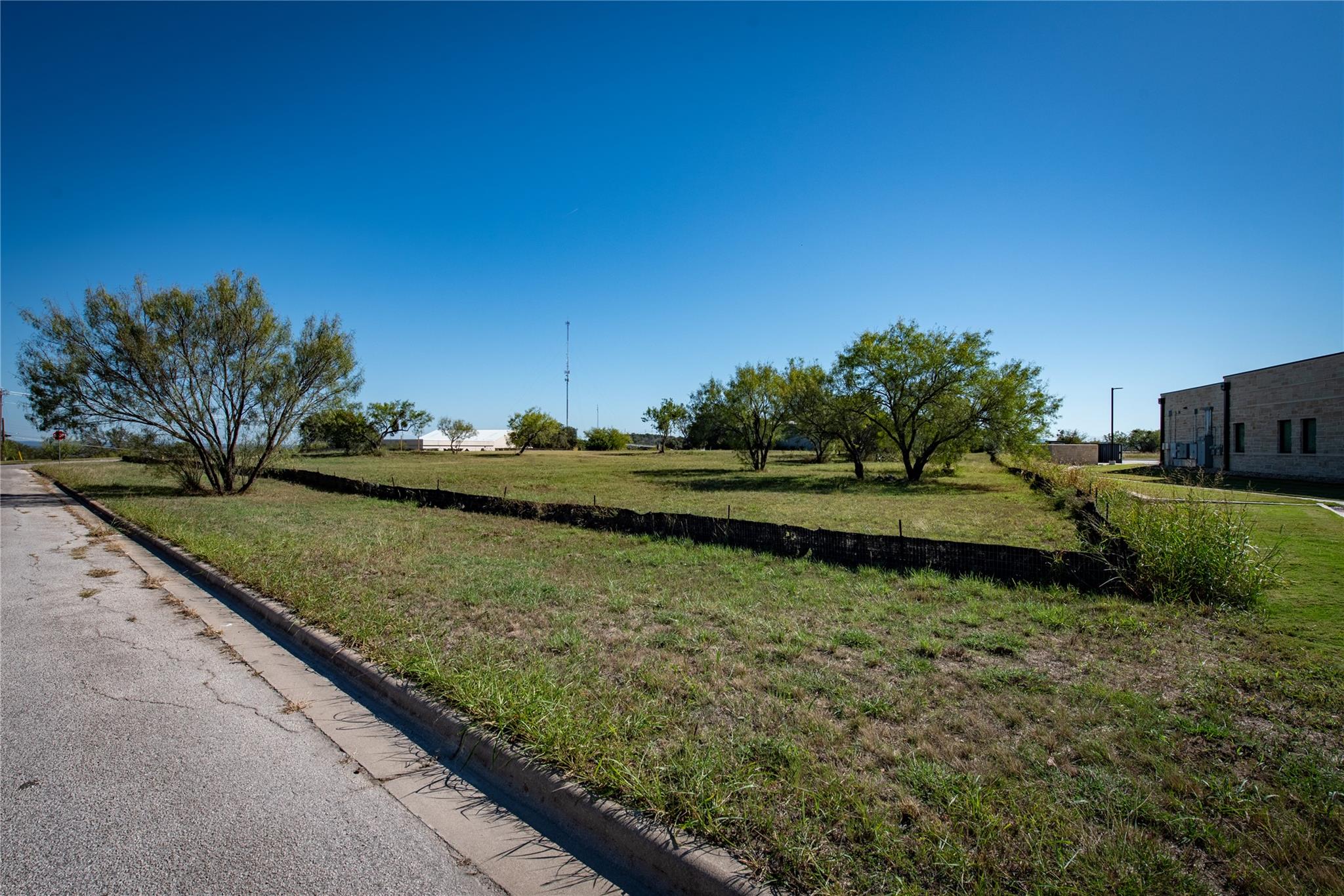 602 Gateway Central — photo 4