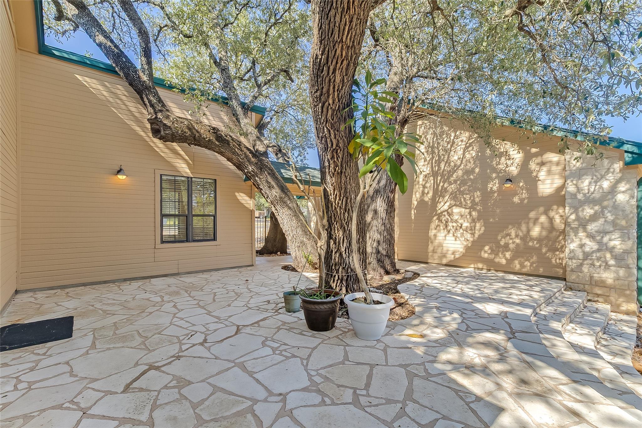 309 Delaware Springs BLVD — photo 3
