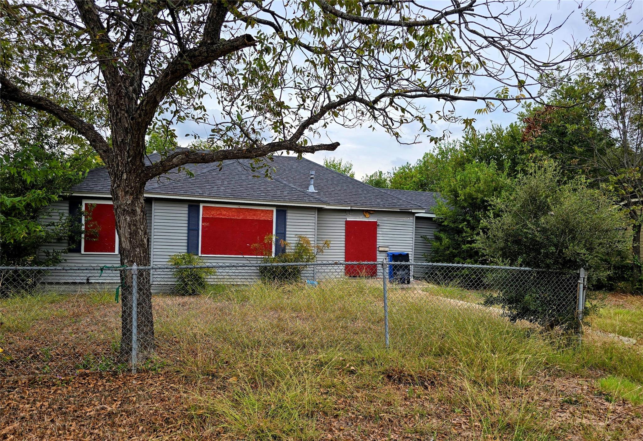 914 Porter &  901 W 5th — photo 4
