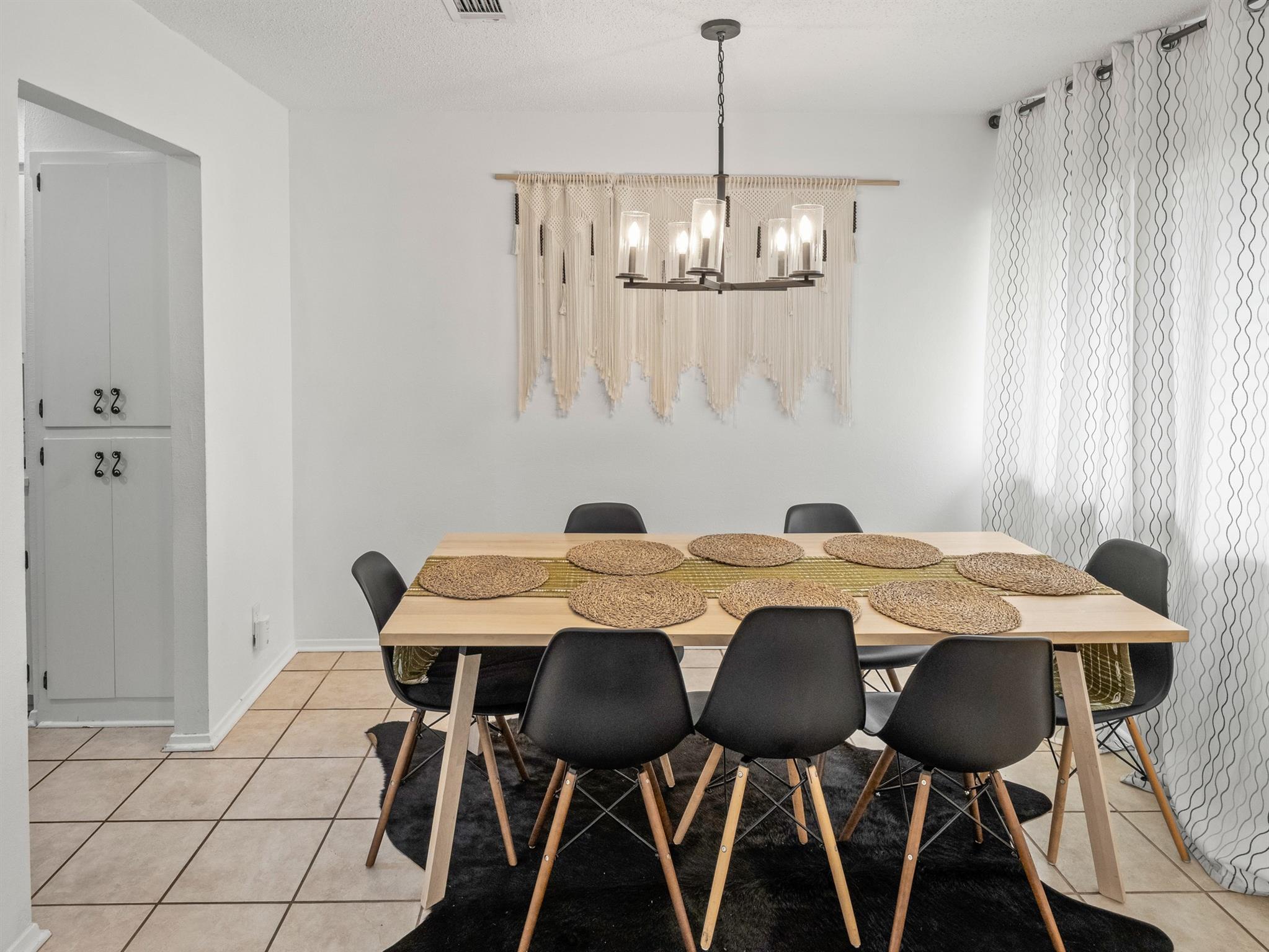 512 Mulberry DR — photo 3