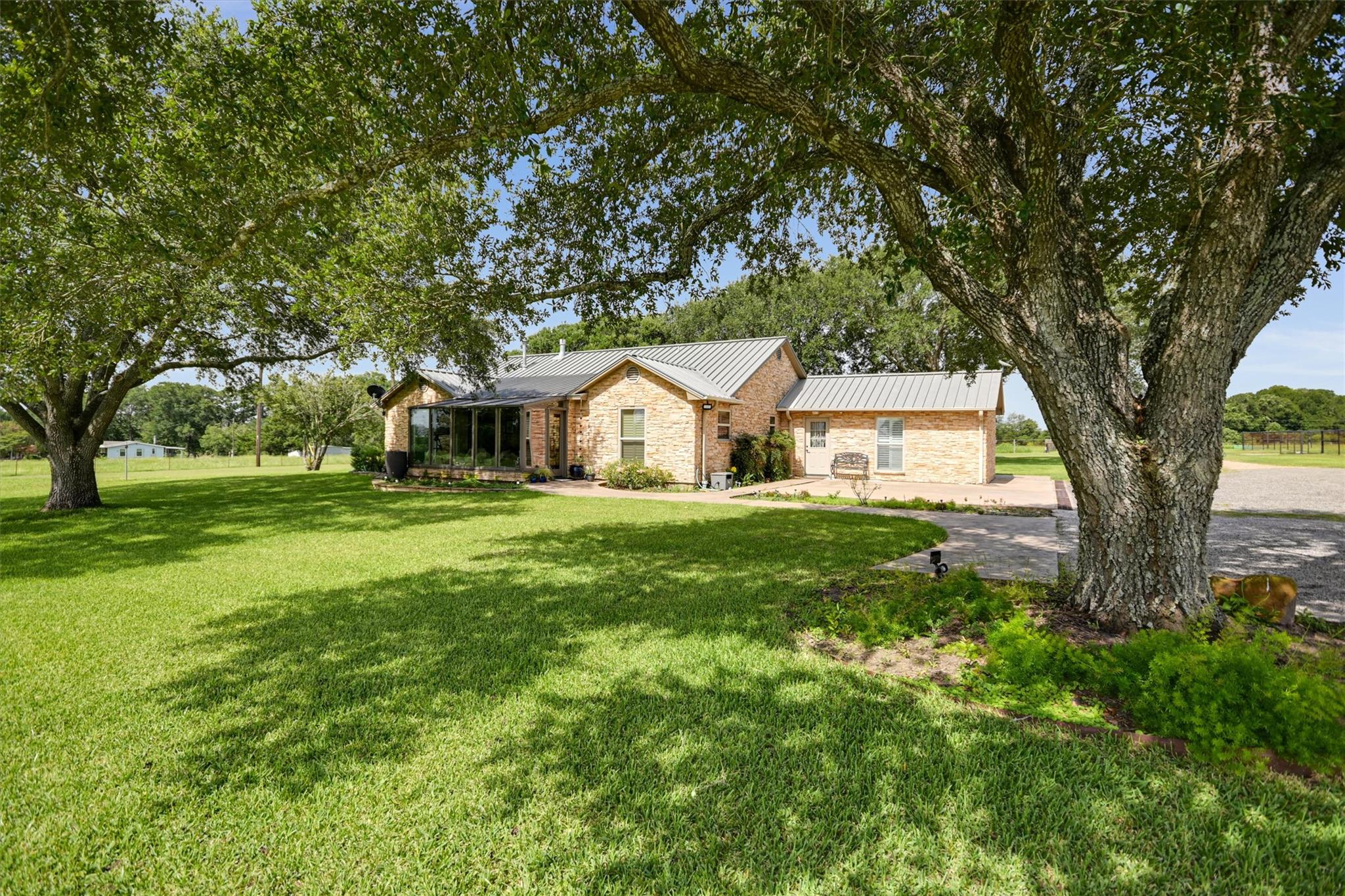 1700 Plum LN — photo 5