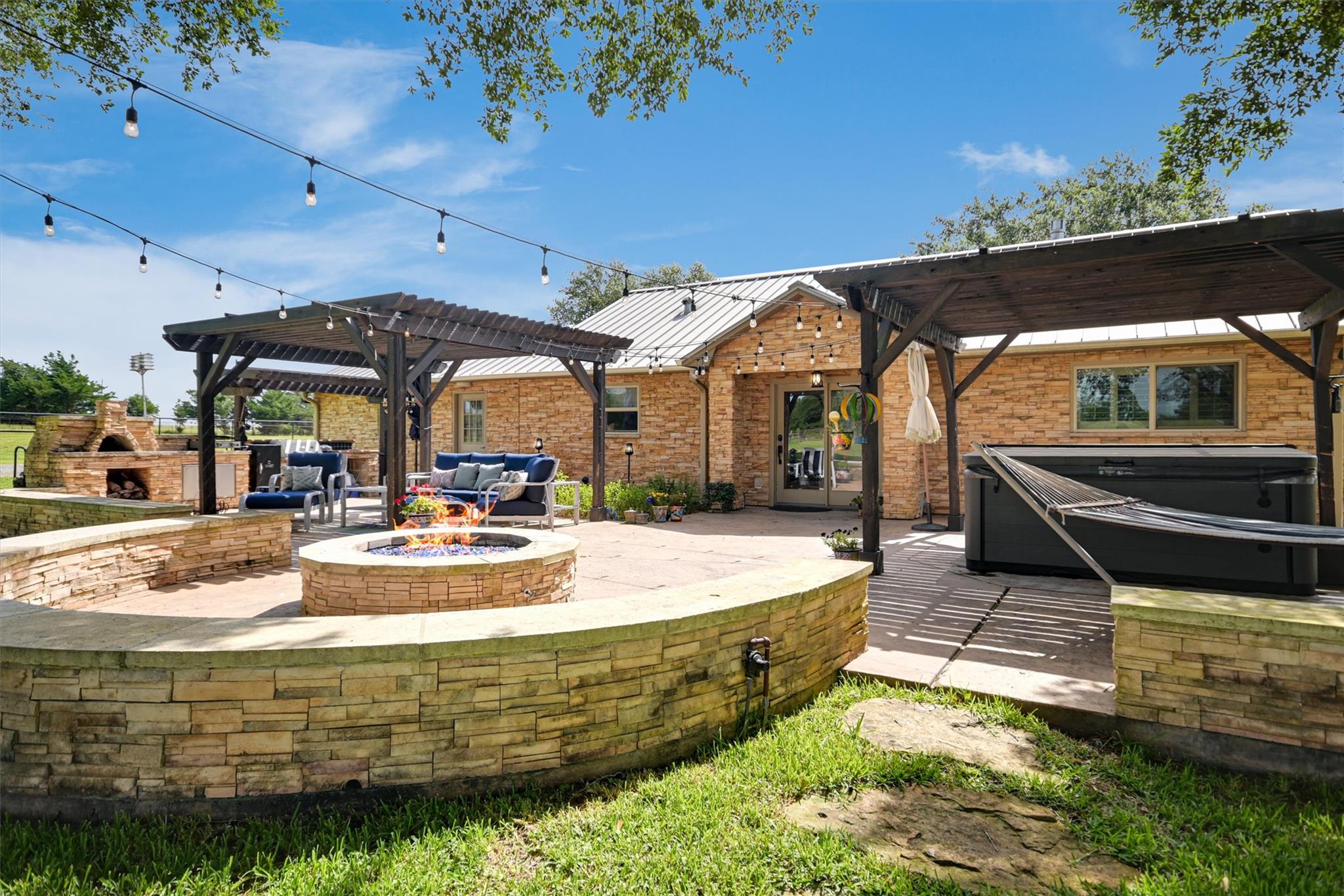 1700 Plum LN — photo 4