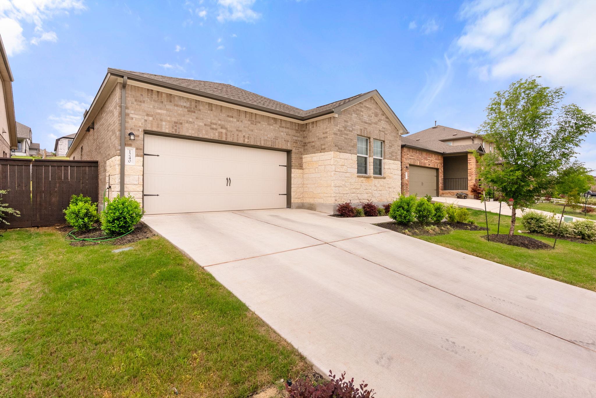 1240 Sweetspire ST — photo 3