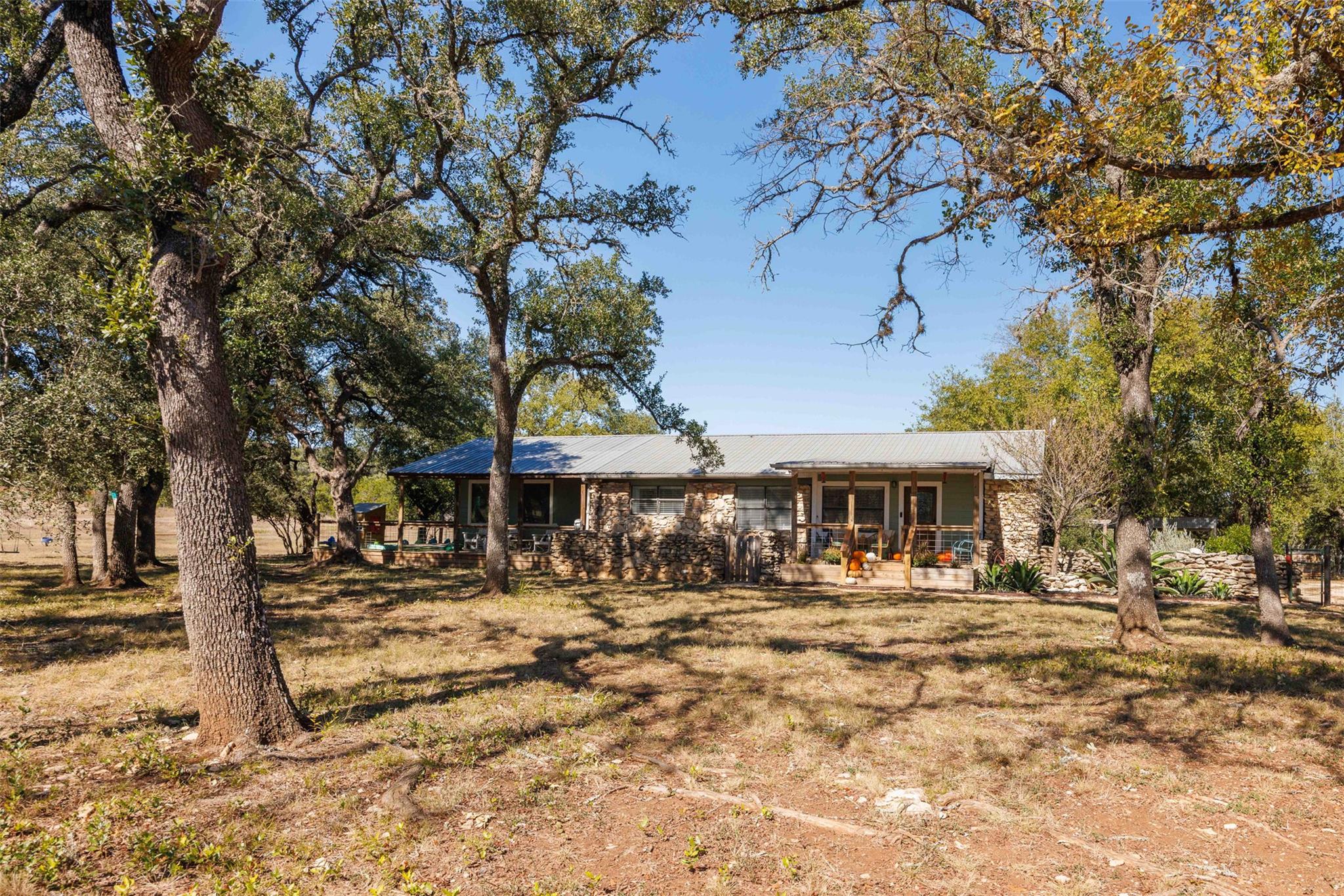 1071 Rolling Hills DR — photo 3