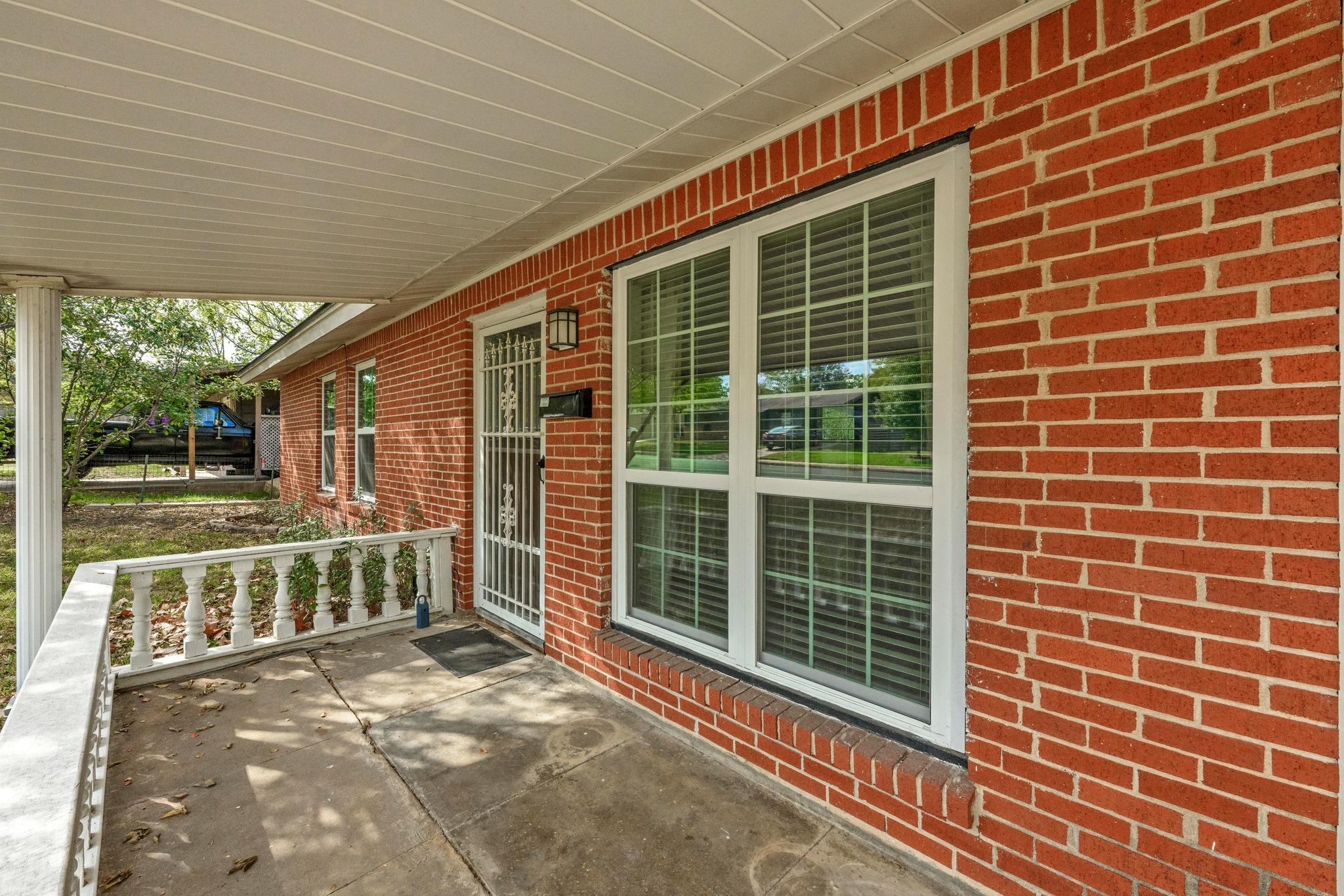 5704 Cedardale DR — photo 3