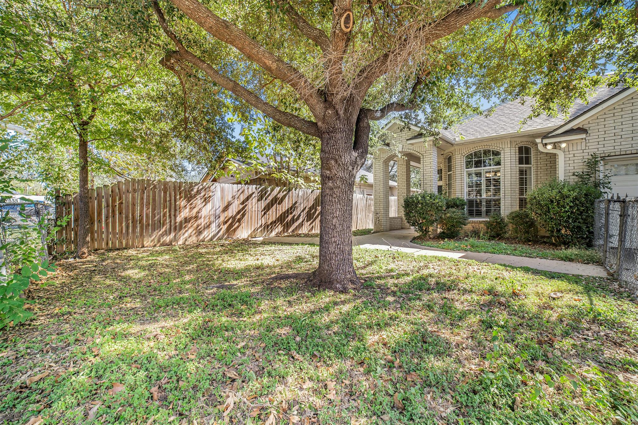 409 Austin Ave — photo 4