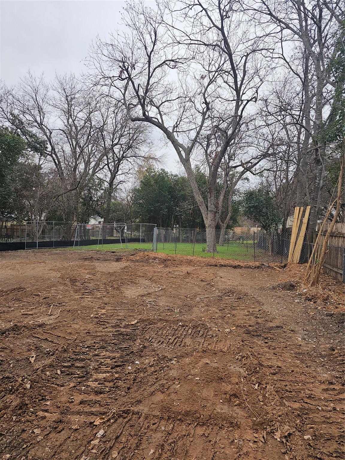1101 Romeria DR — photo 3