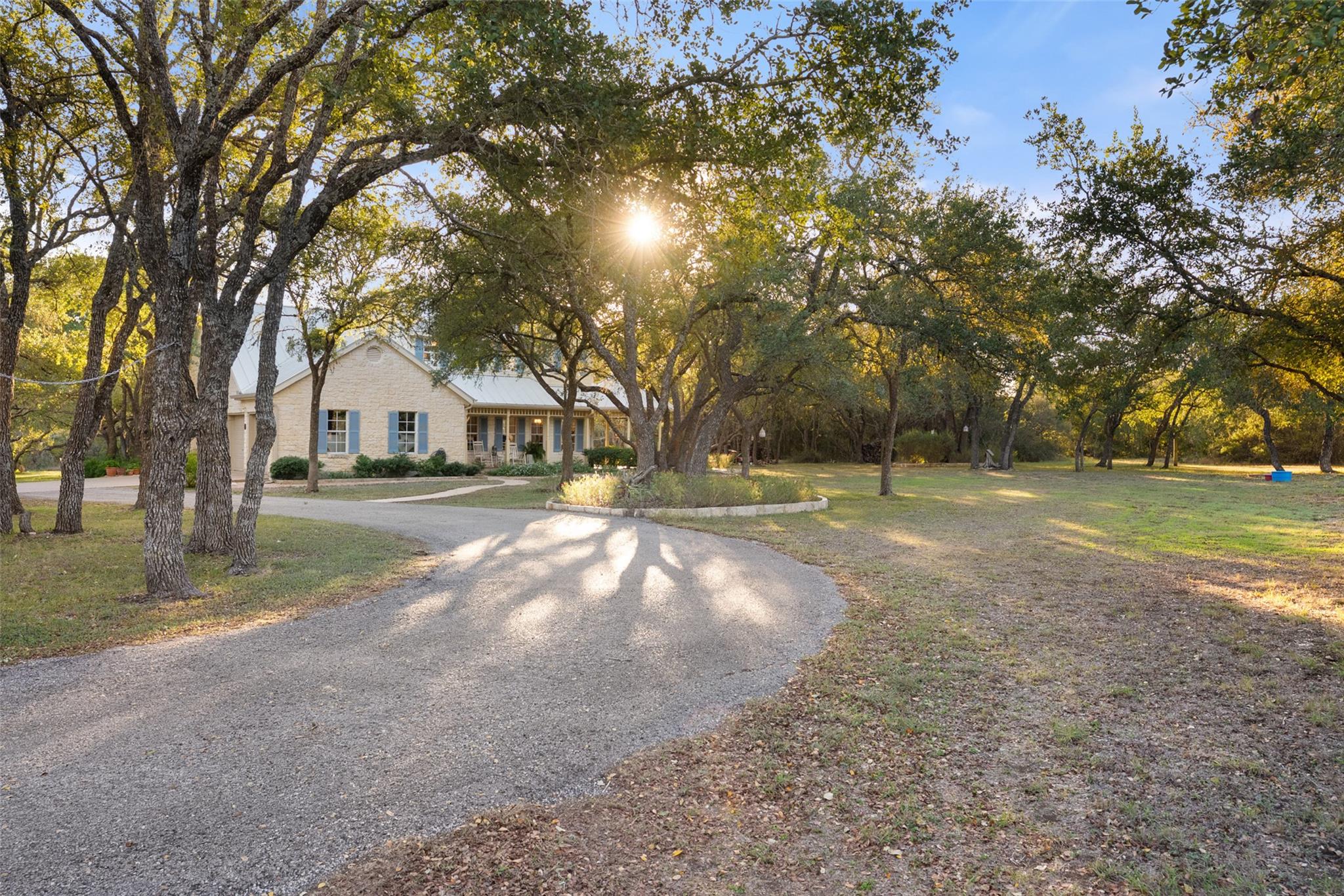301 Crystal Meadows DR — photo 3