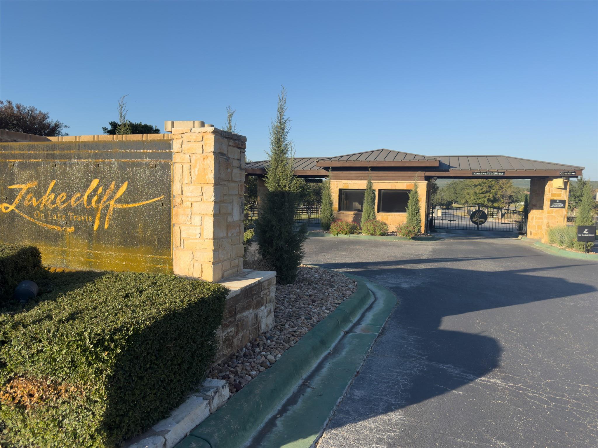 25700 Cliff Circle — photo 3