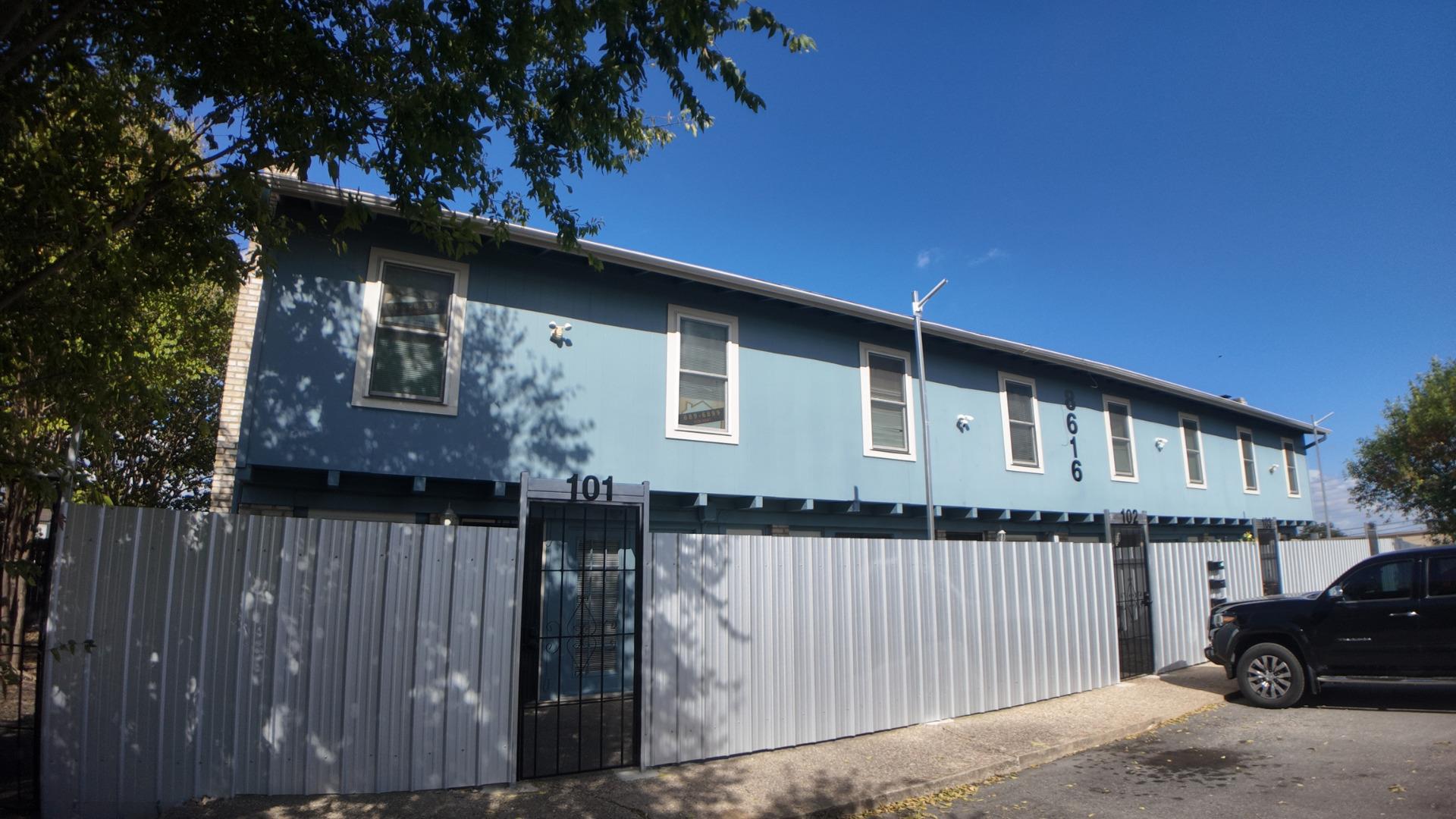 8616 Putnam DR — photo 3