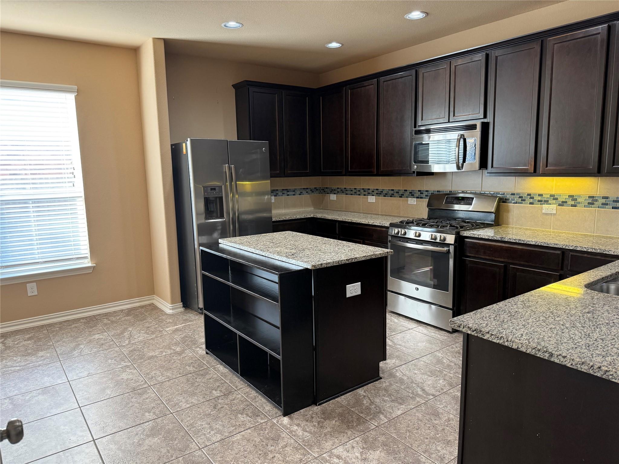 1209 Rhonda CV — photo 4