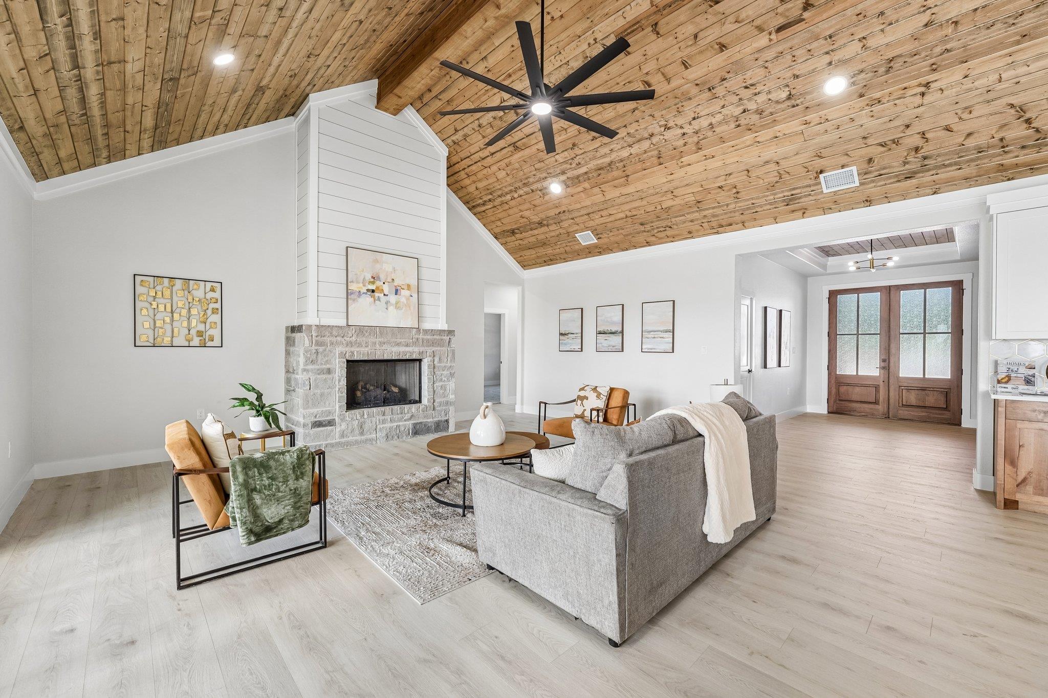 1284 Ambrose DR — photo 4