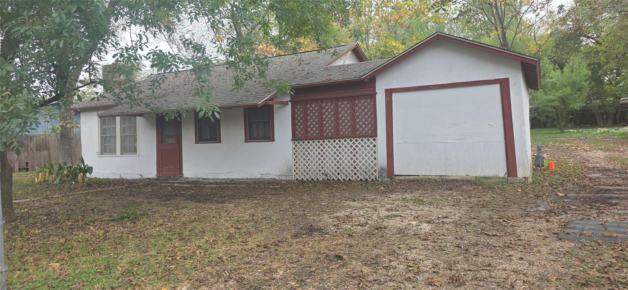 105 Walnut DR — photo 3