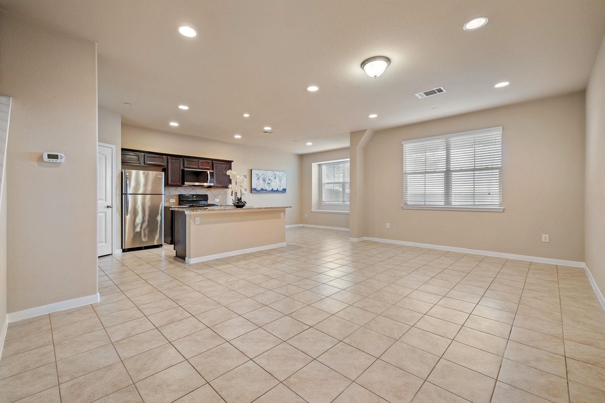 2880 Donnell DR #702 — photo 4