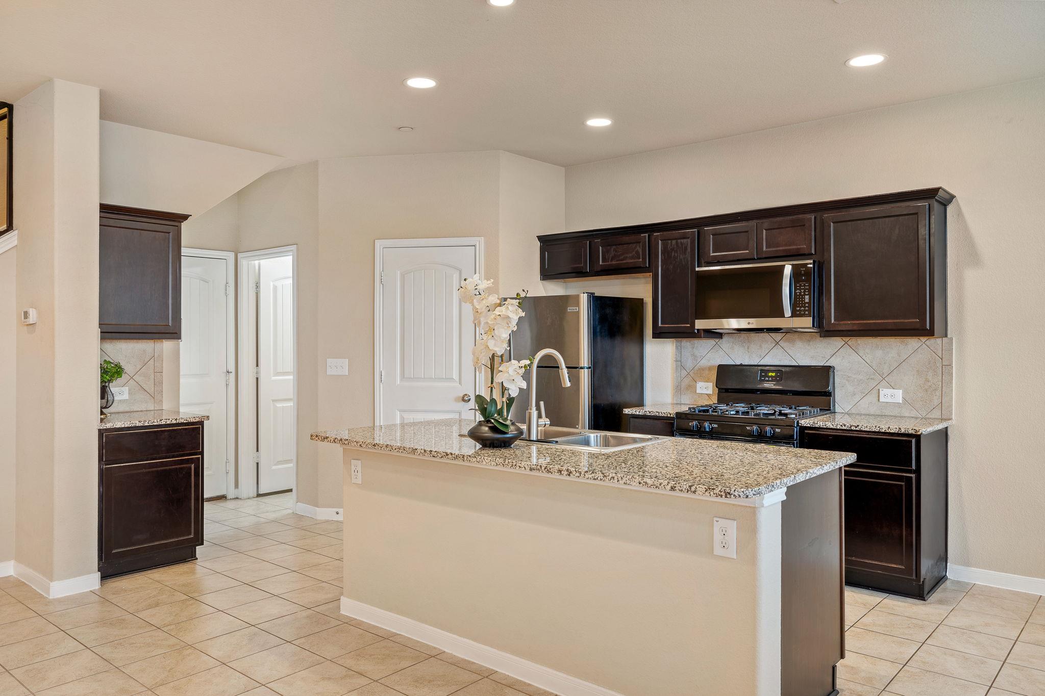 2880 Donnell DR #702 — photo 3